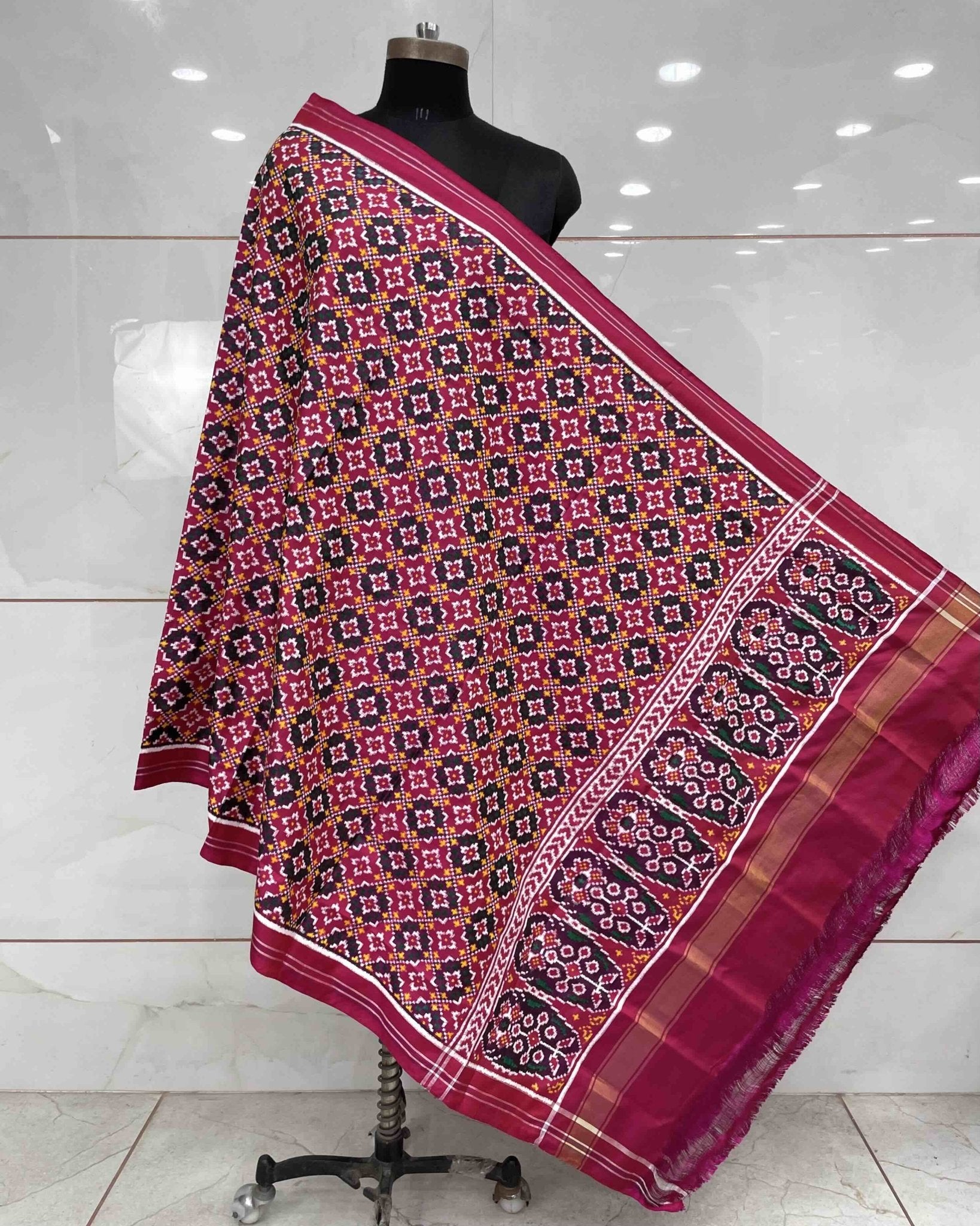 Pink Buttonful Design Patola Dupatta - SindhoiPatolaArt