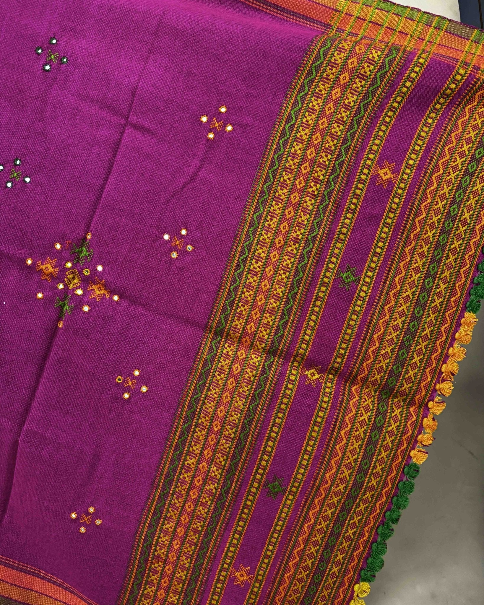 Pink Chomukh Mirror Kutchi Woolen Shawl - SindhoiPatolaArt