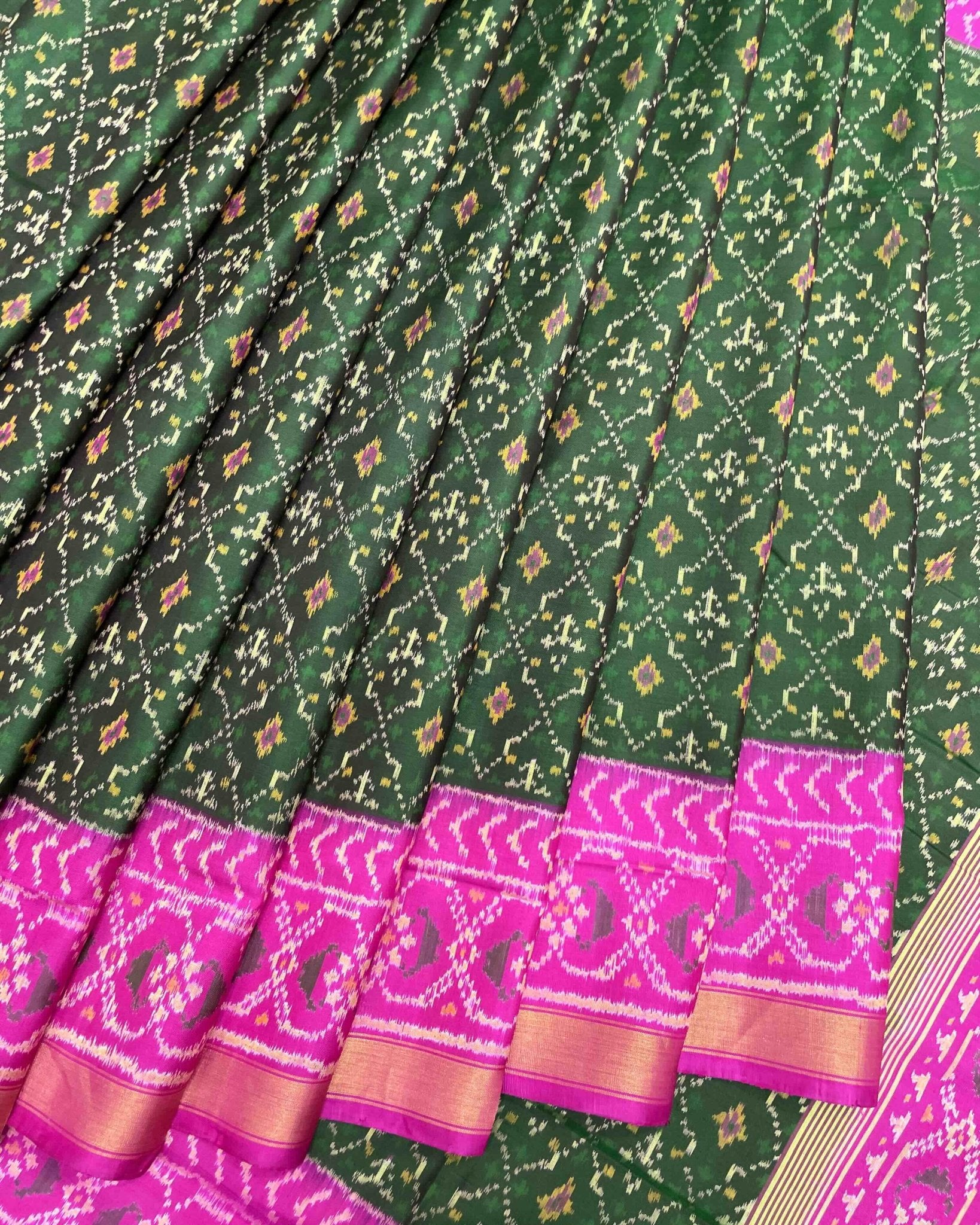 Pink & Green Buttonful Patola Saree - SindhoiPatolaArt