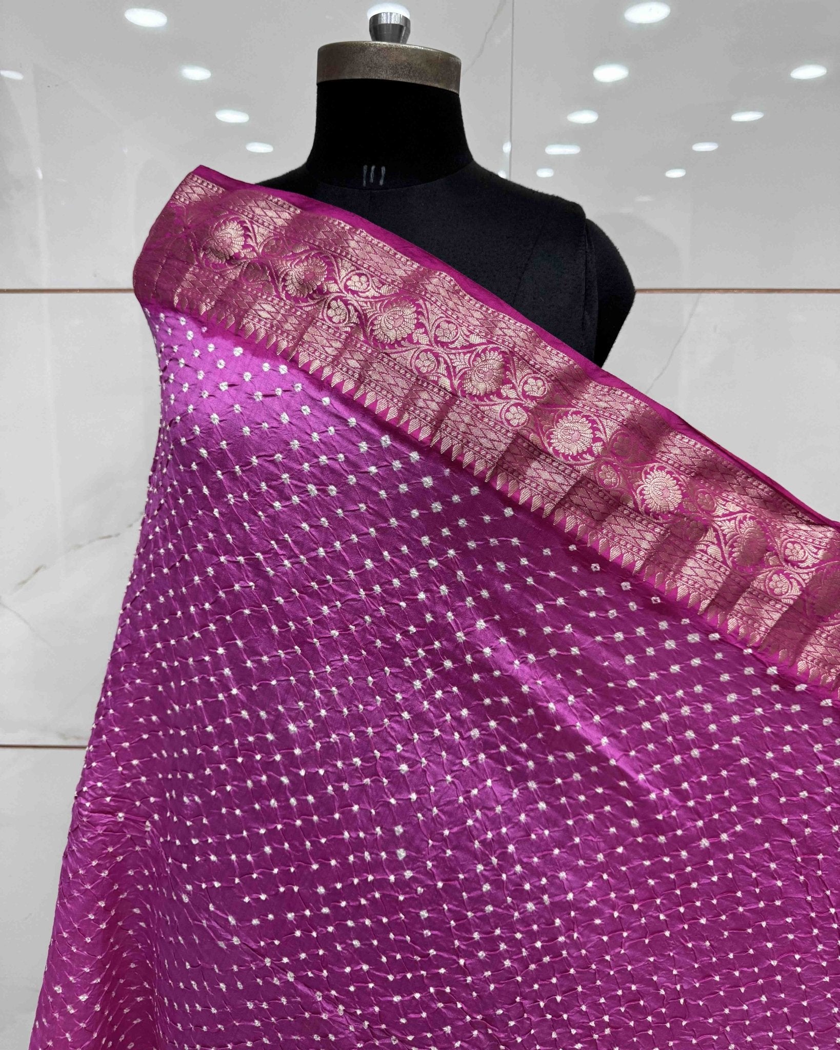 Pink & Light Pink Kanchipuram Bandhani Dupatta - SindhoiPatolaArt