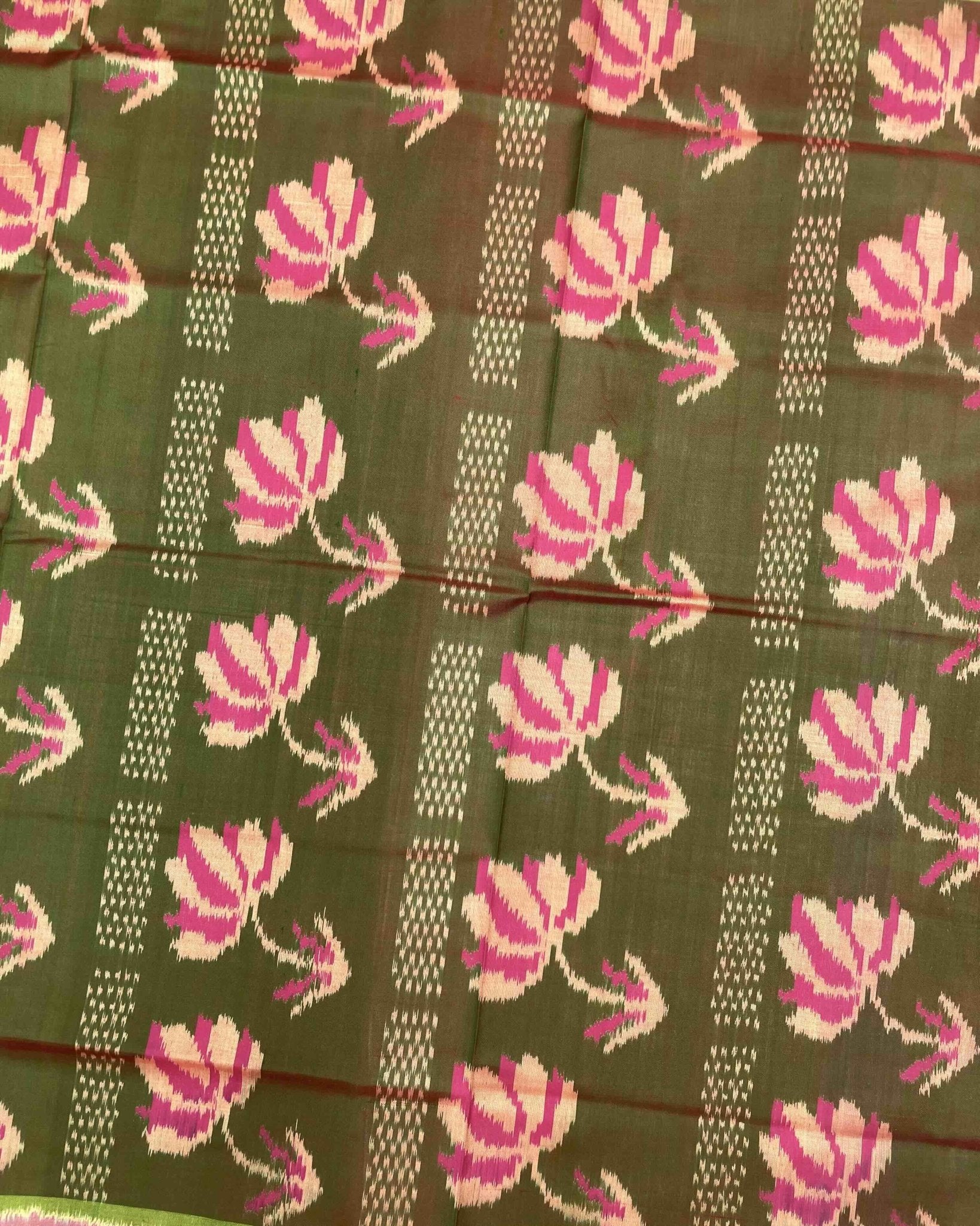 Pink & Mahendi Green Fancy Flower Patola Saree - SindhoiPatolaArt