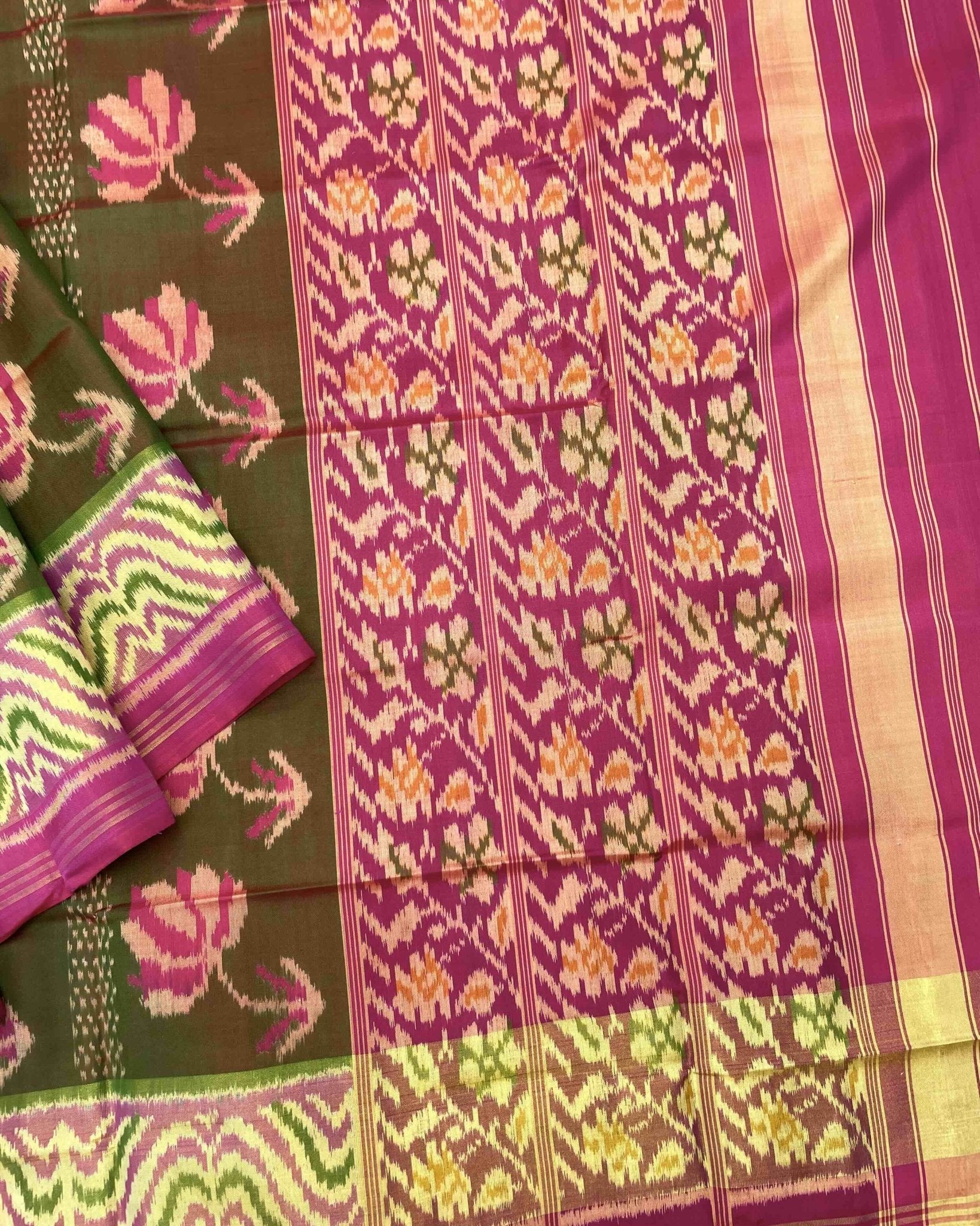 Pink & Mahendi Green Fancy Flower Patola Saree - SindhoiPatolaArt