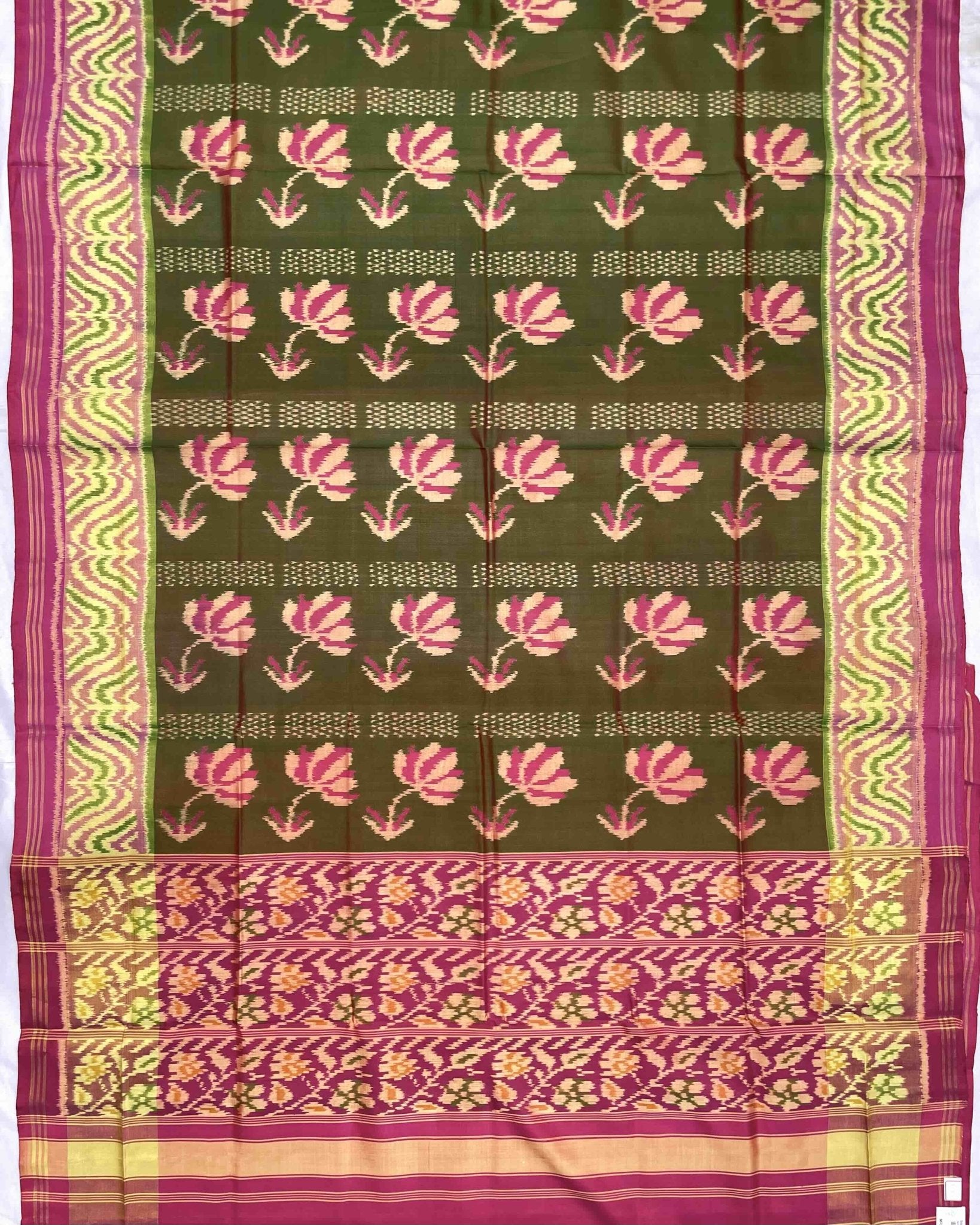 Pink & Mahendi Green Fancy Flower Patola Saree - SindhoiPatolaArt