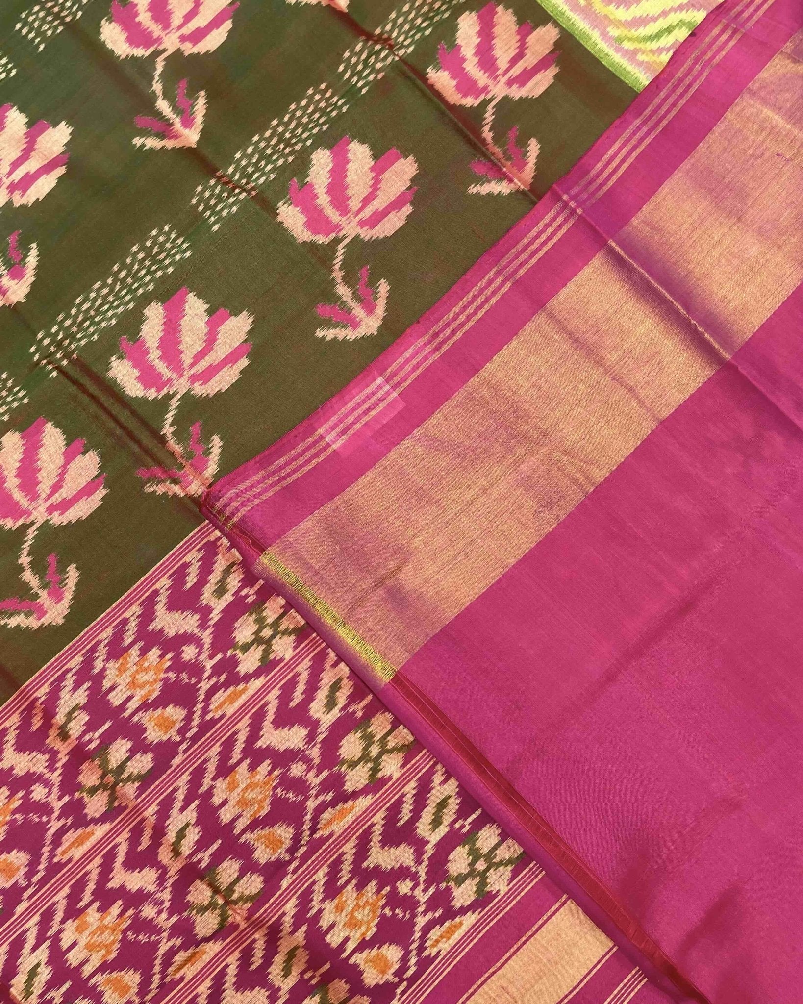 Pink & Mahendi Green Fancy Flower Patola Saree - SindhoiPatolaArt