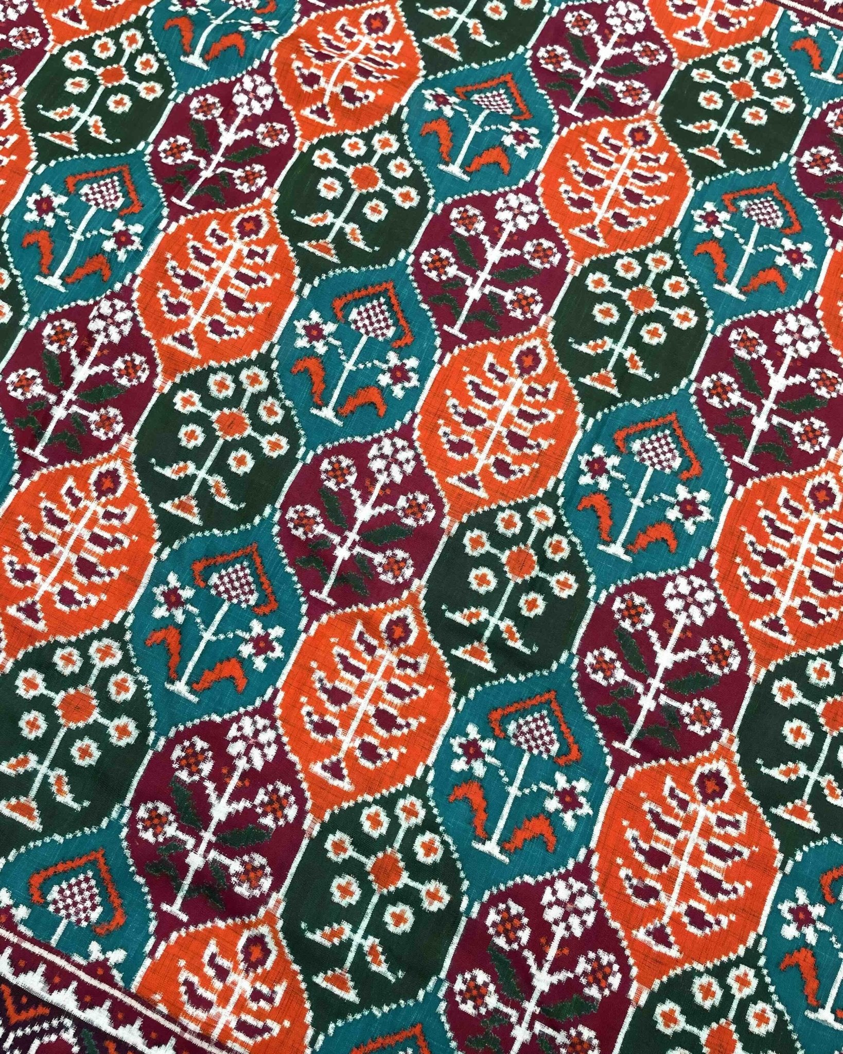 Pink & Multicolour Flower Designer Patola Saree - SindhoiPatolaArt
