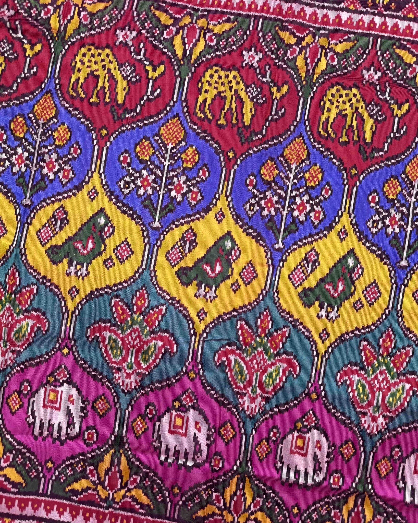Pink & Multicolour Matka Narikunj Twill Patola Saree - SindhoiPatolaArt