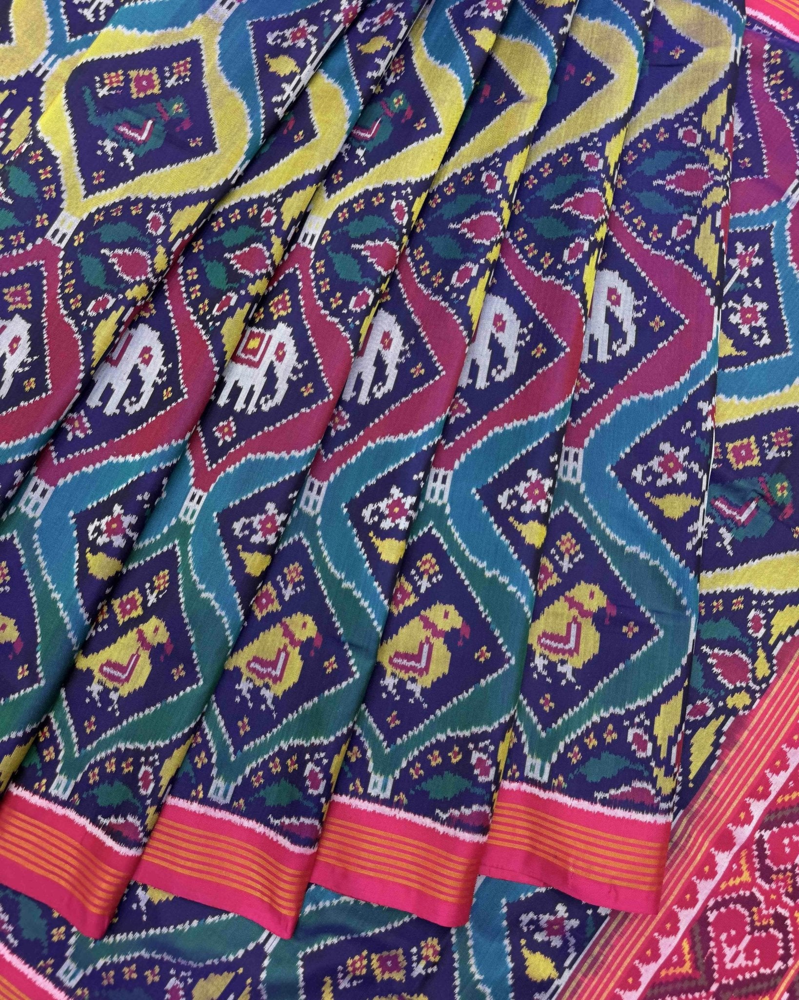 Pink Multicolour Narikunj Matka Red Plain Semi Double Ikat Patola Saree - SindhoiPatolaArt