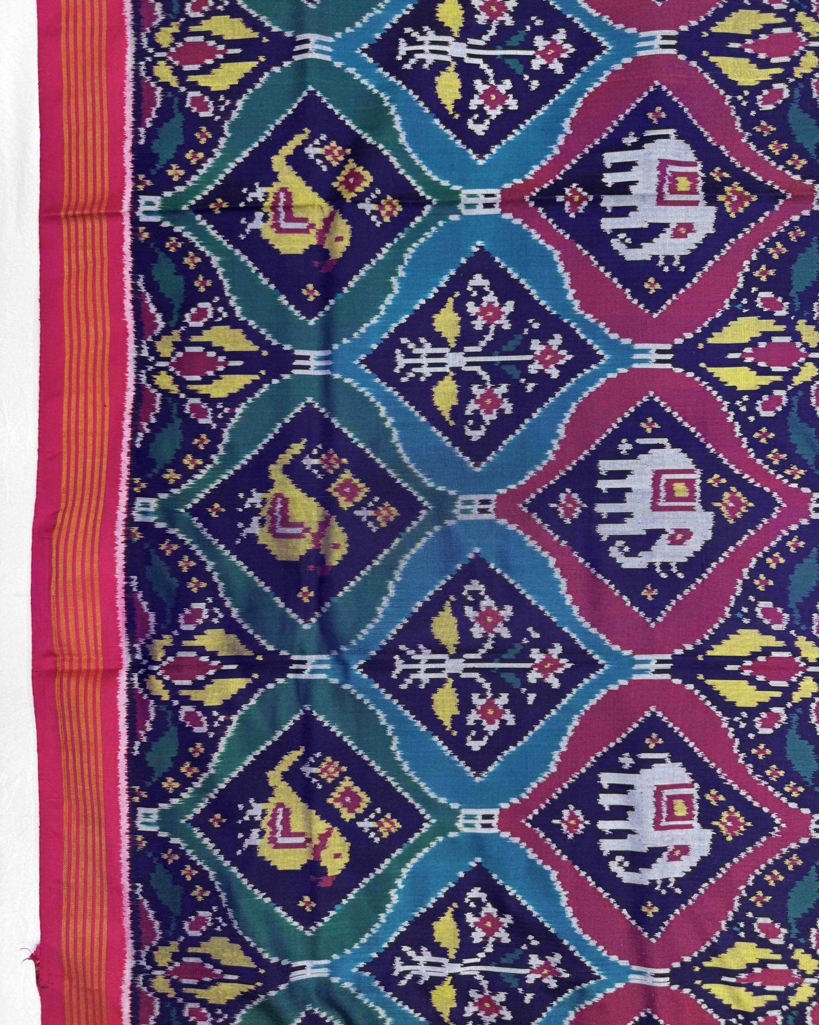 Pink Multicolour Narikunj Matka Red Plain Semi Double Ikat Patola Saree - SindhoiPatolaArt