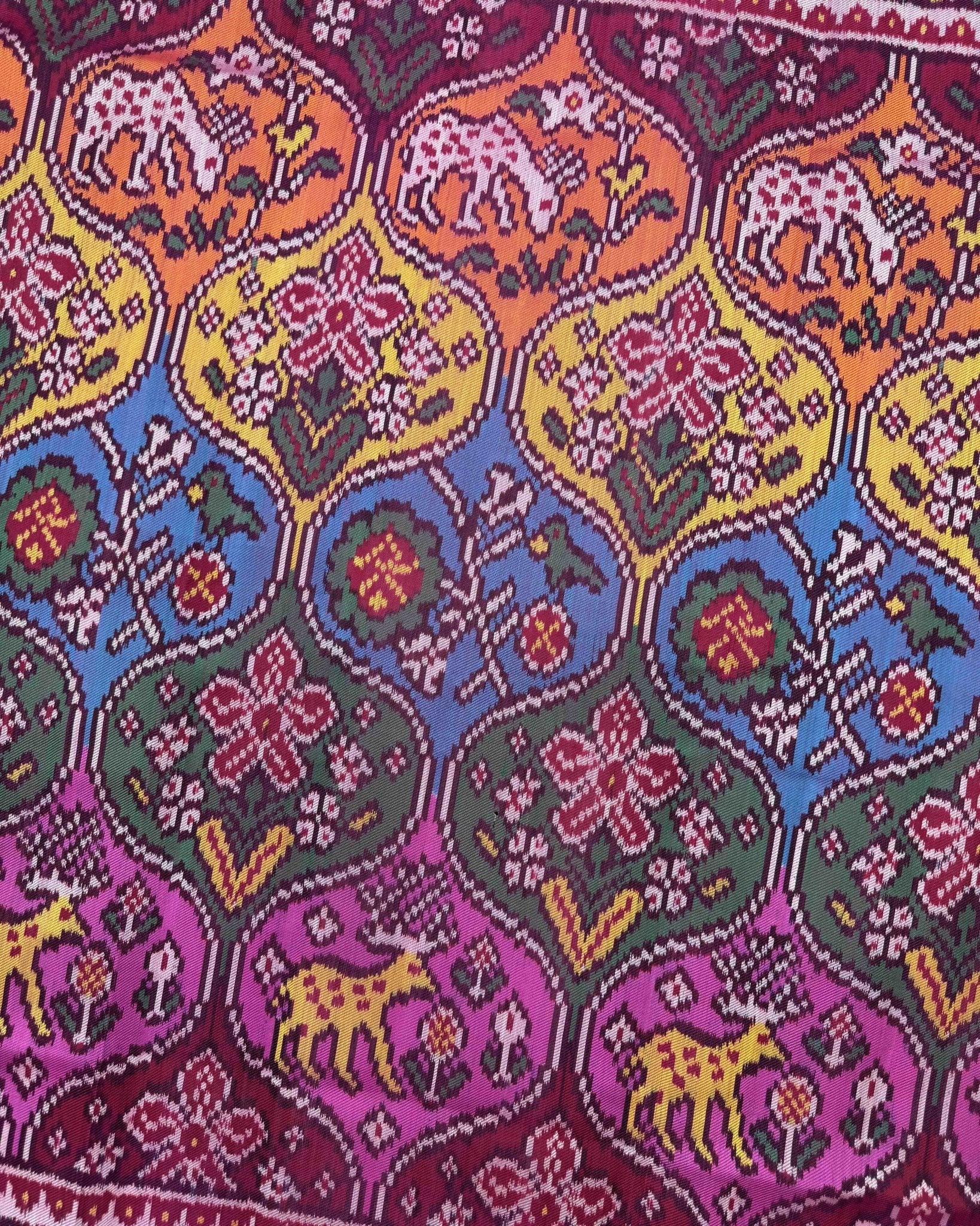 Pink & Multicolour Narikunj Matka Twill Patola Saree - SindhoiPatolaArt