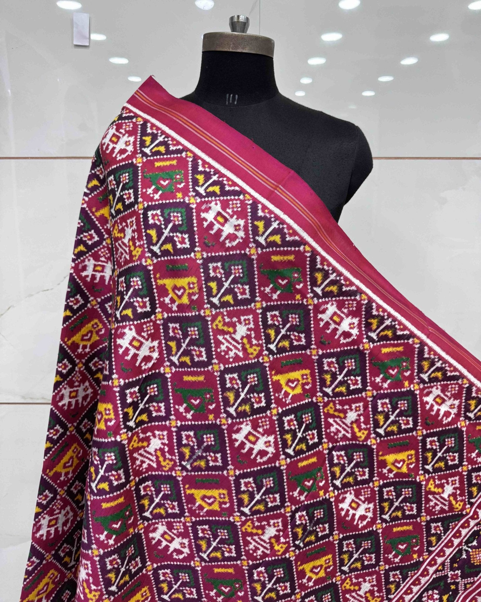 Pink Narikunj Double Ikat Patola Dupatta - SindhoiPatolaArt