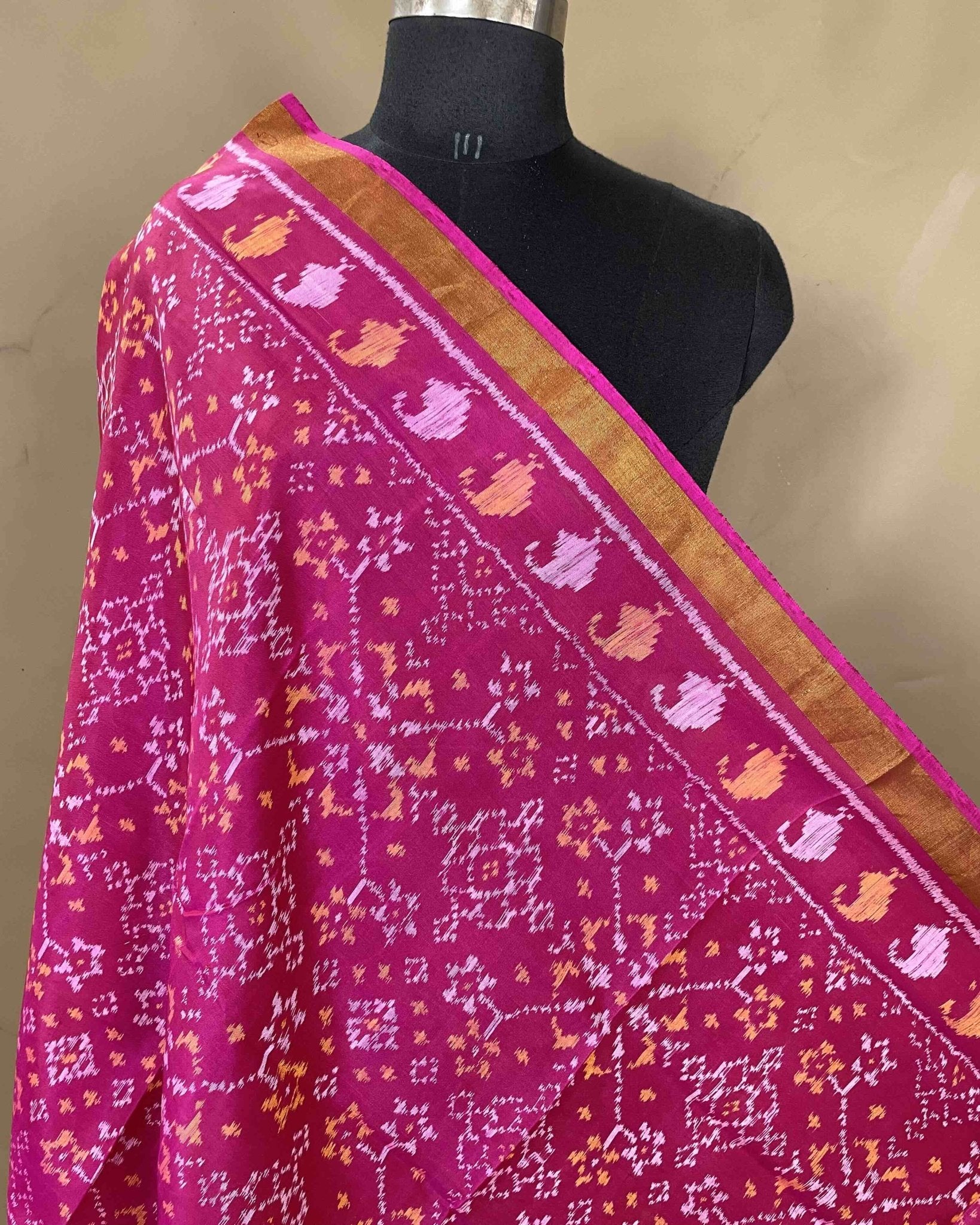 Pink Navratan Patola Dupatta - SindhoiPatolaArt