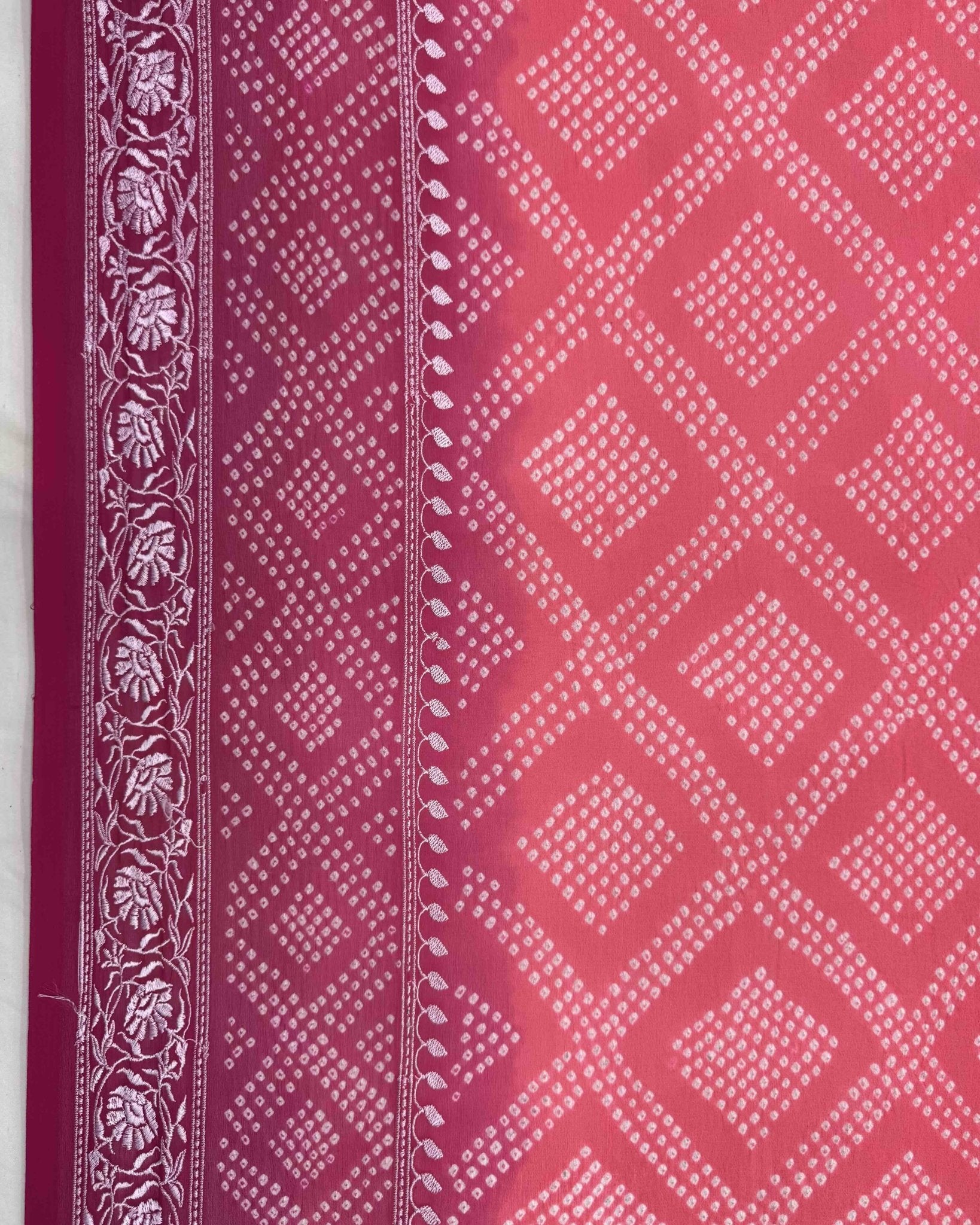 Pink & Peach Shaded Lukhnowi Work Georgette Bandhani Saree - SindhoiPatolaArt