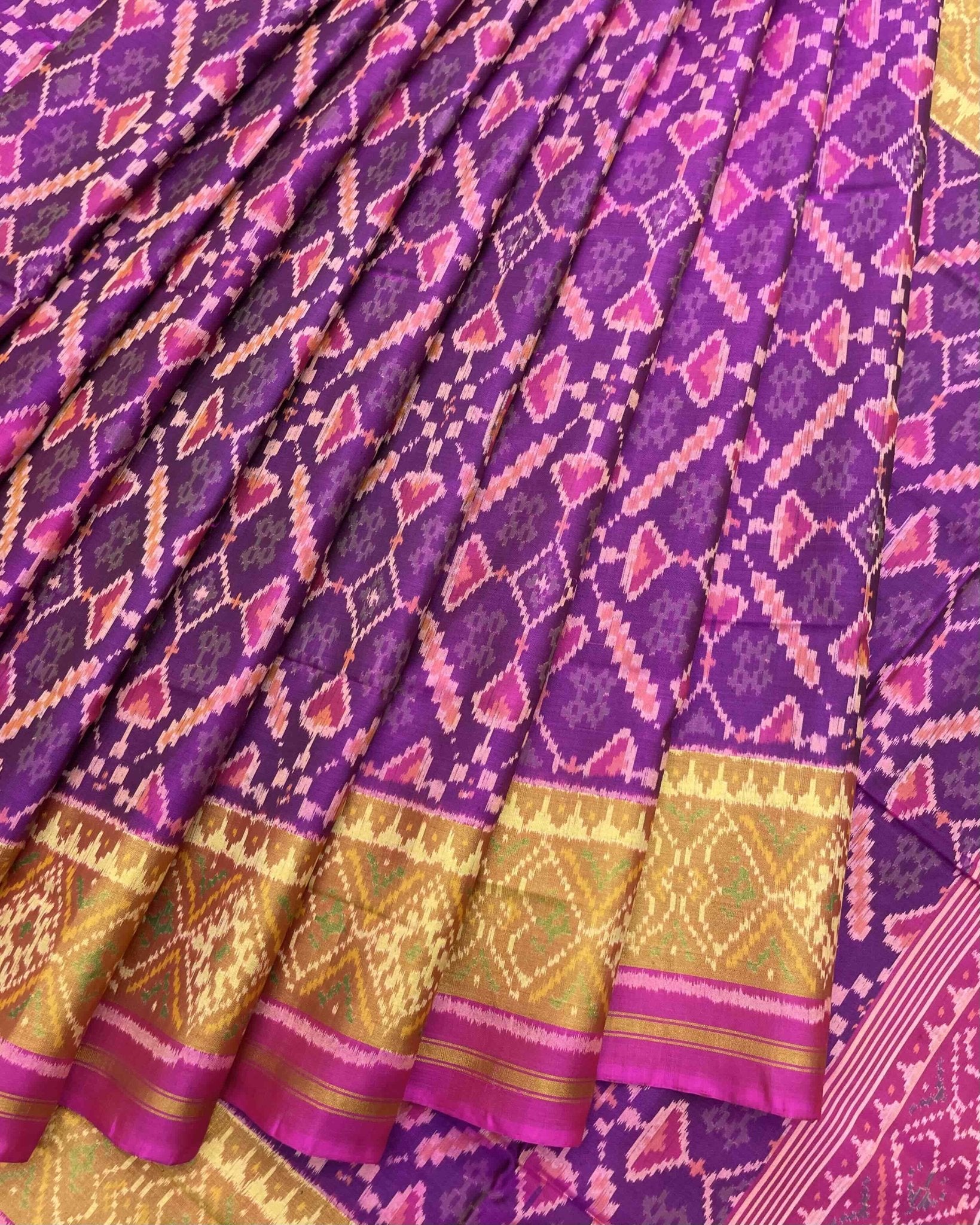 Pink & Purple Manekchowk Patola Saree - SindhoiPatolaArt
