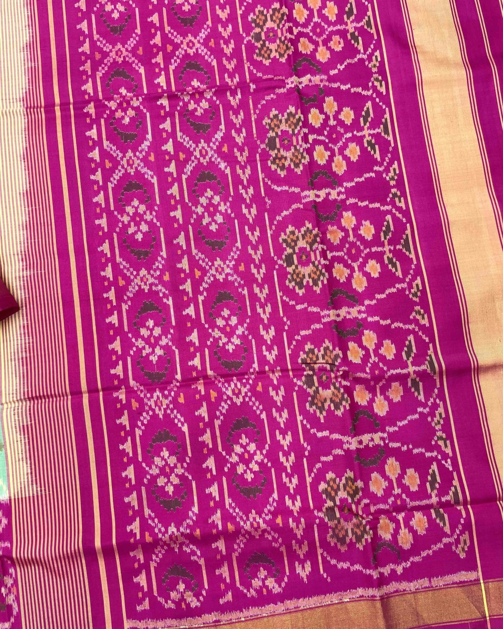 Pink & Sea Green Zig Zag Lining Patola Saree - SindhoiPatolaArt