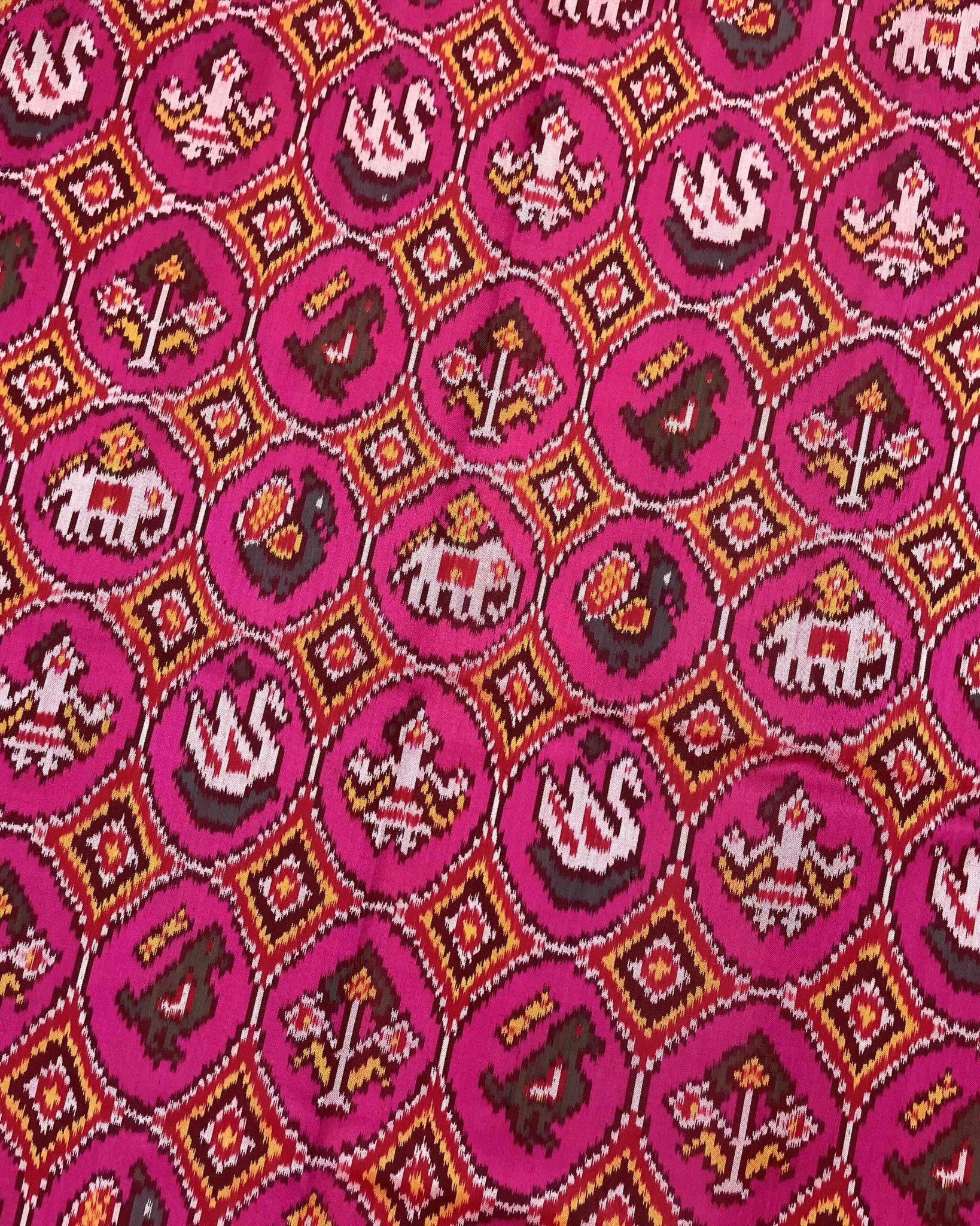 Pink & Small Circle Narikunj Patola Saree - SindhoiPatolaArt