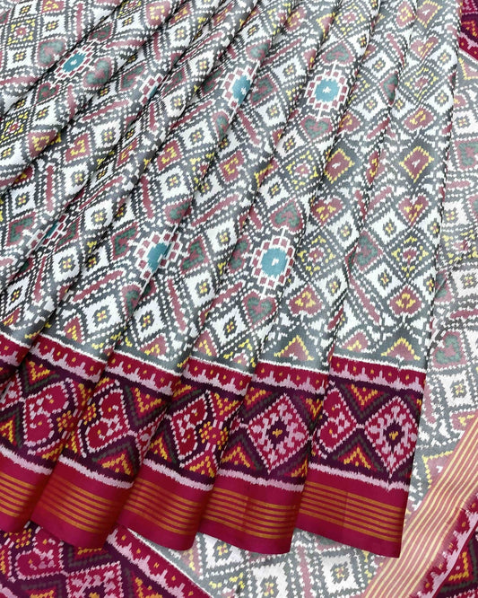 Pink & White Manekchowk Patola Saree - SindhoiPatolaArt