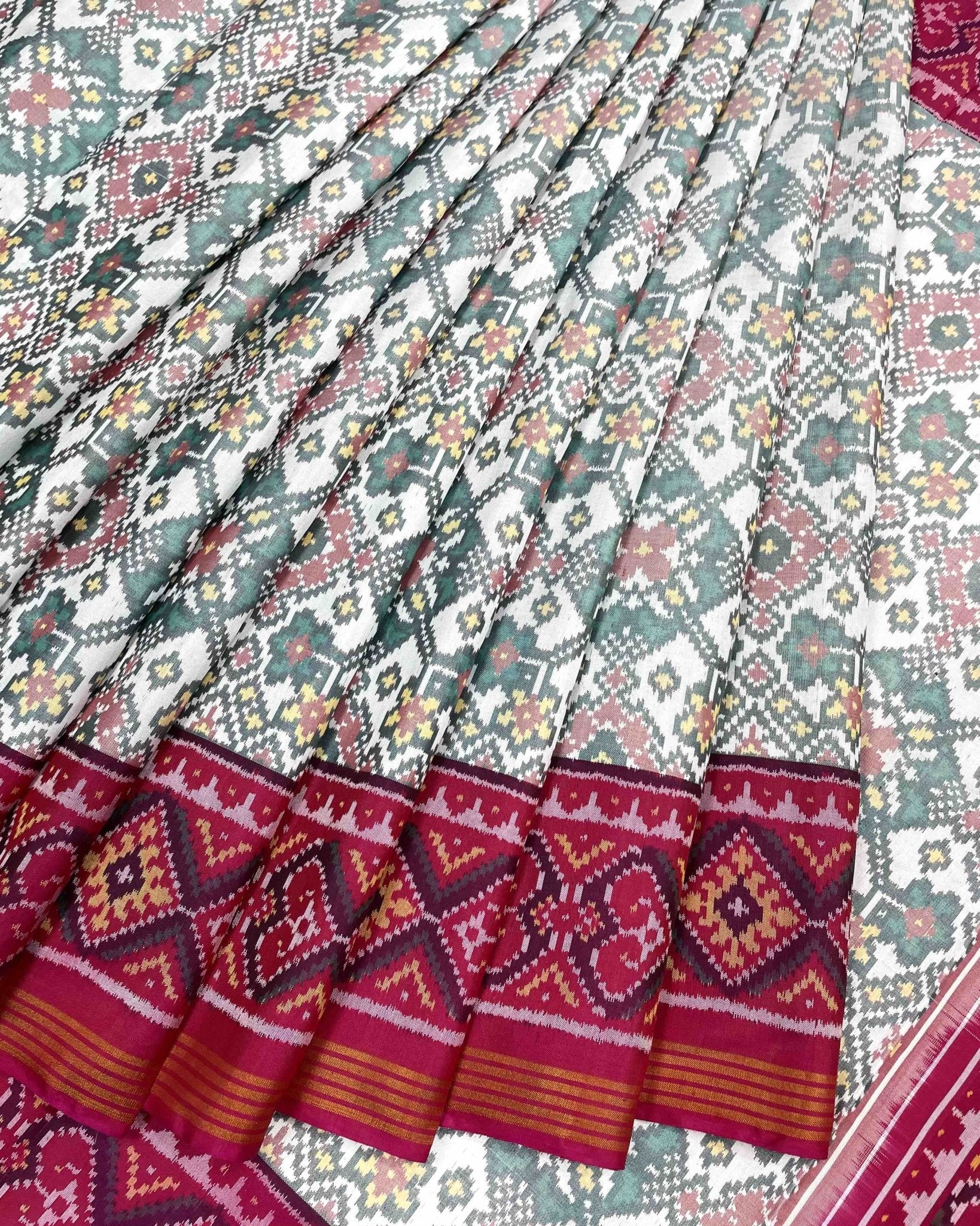 Pink & White Navratan Designer Patola Saree - SindhoiPatolaArt