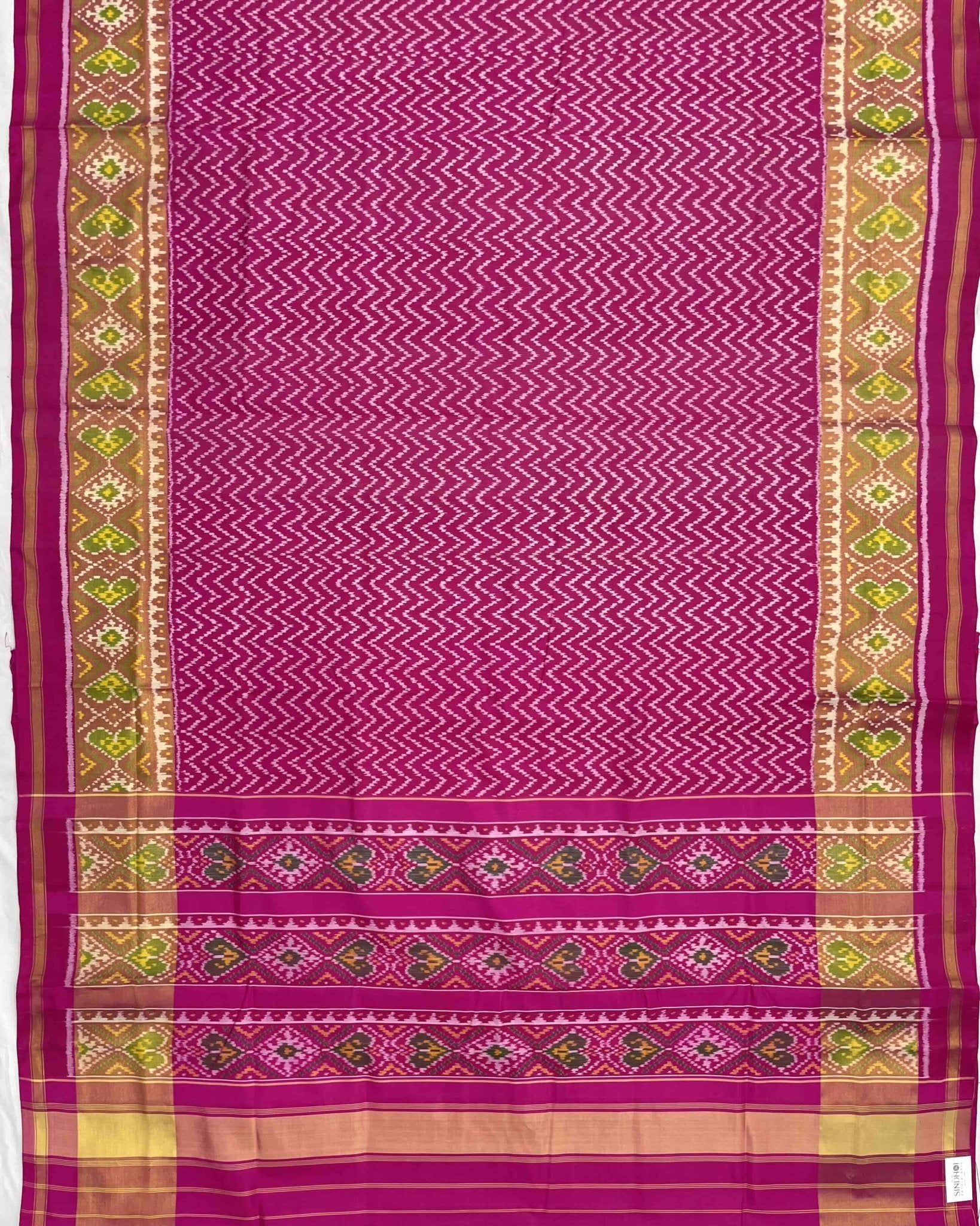 Pink Zig Zag Lining Patola Saree - SindhoiPatolaArt