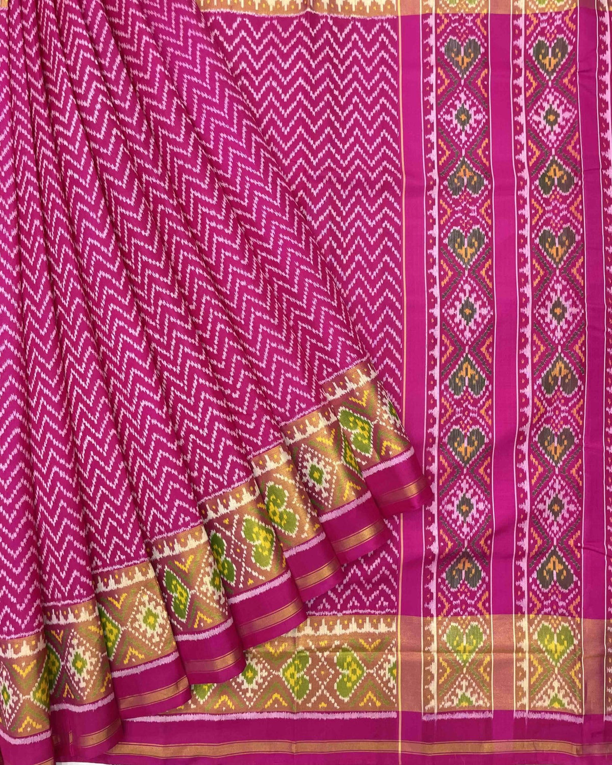 Pink Zig Zag Lining Patola Saree - SindhoiPatolaArt