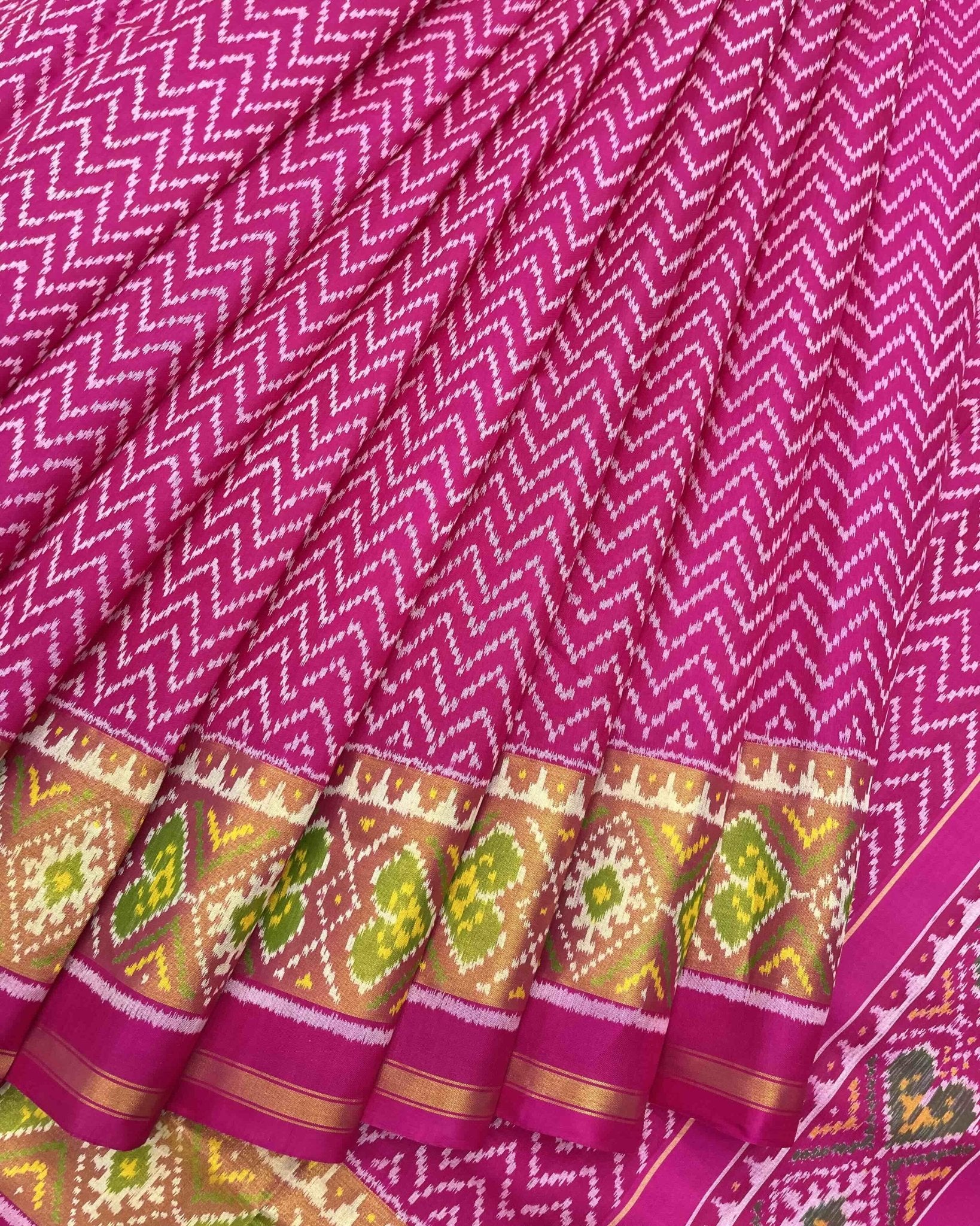 Pink Zig Zag Lining Patola Saree - SindhoiPatolaArt