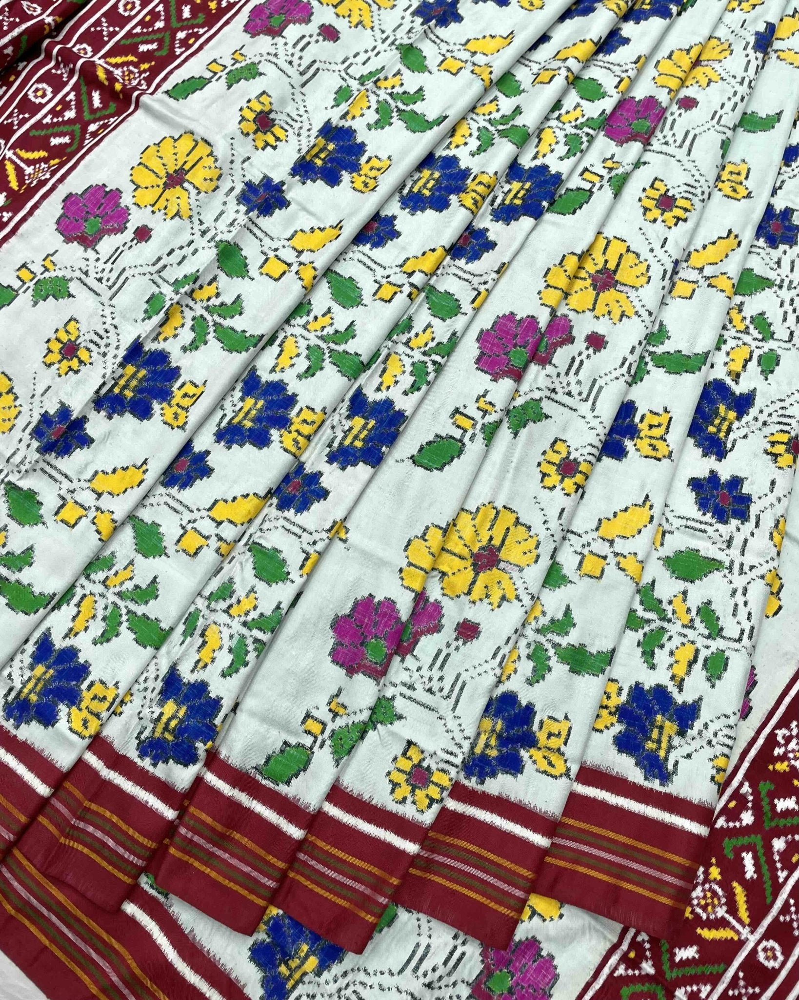 Pinkish Red & Ice Blue Leheriya Flower Double Ikat Patola Saree - SindhoiPatolaArt