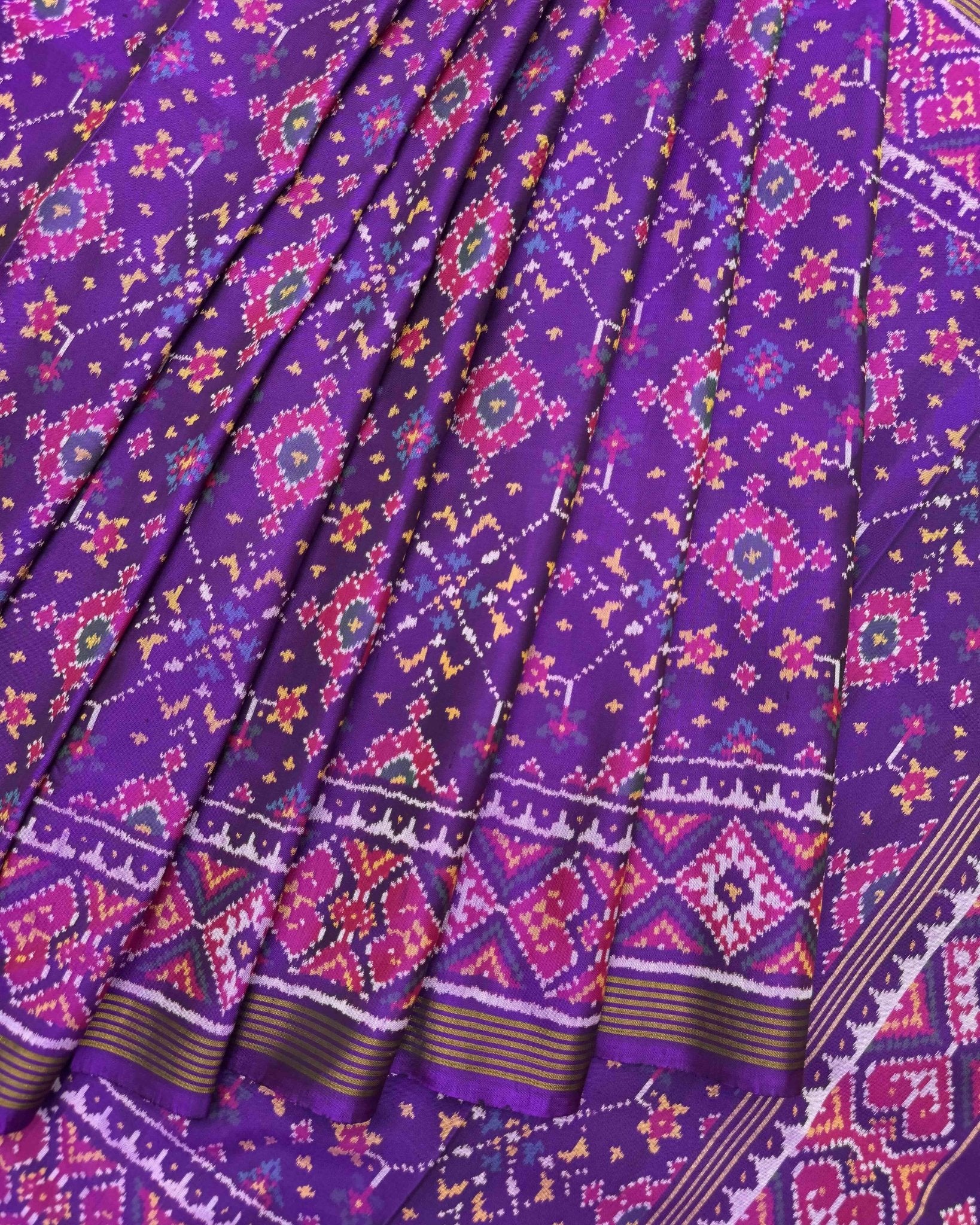 Pruple Navratan Semi Double Ikat Patola Saree - SindhoiPatolaArt