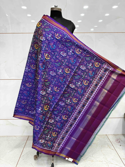 Puprle Narikunj Semi Double Ikat Patola Dupatta - SindhoiPatolaArt