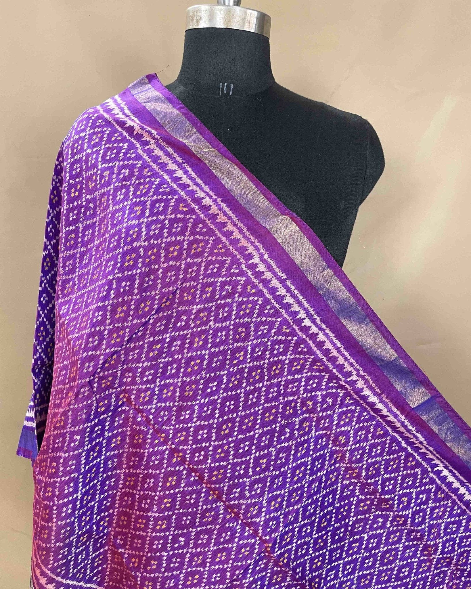 Purple Booty Patola Stole - SindhoiPatolaArt