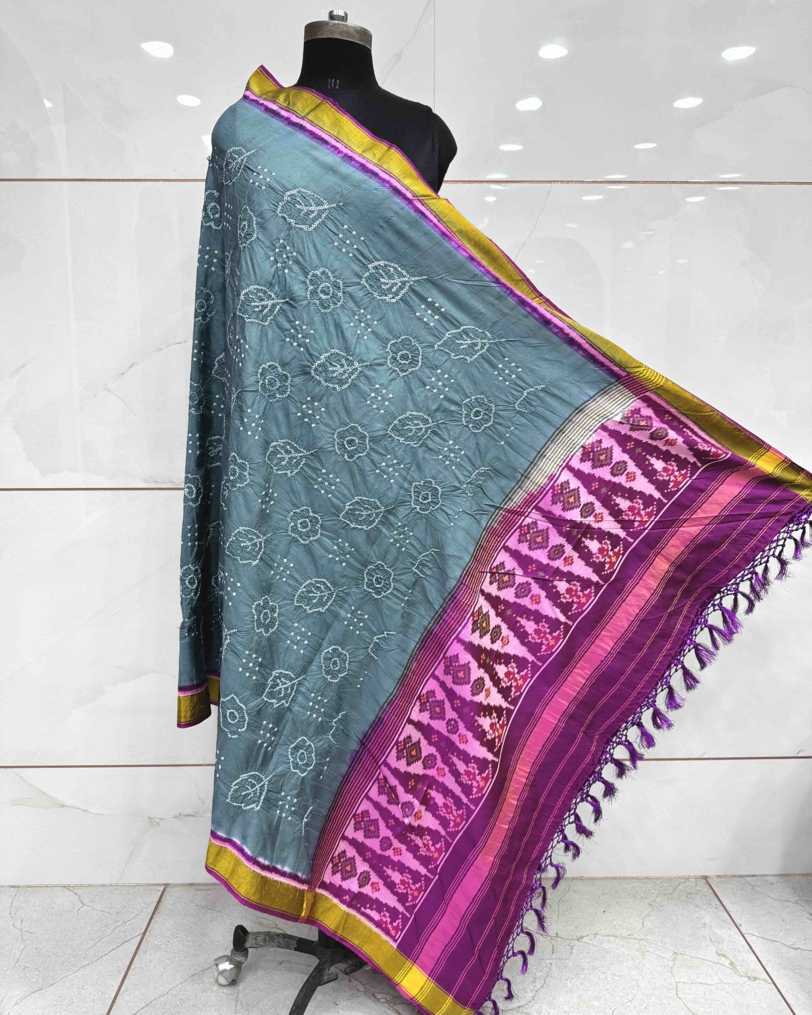 Purple & Grey Bandhani Patola Dupatta - SindhoiPatolaArt