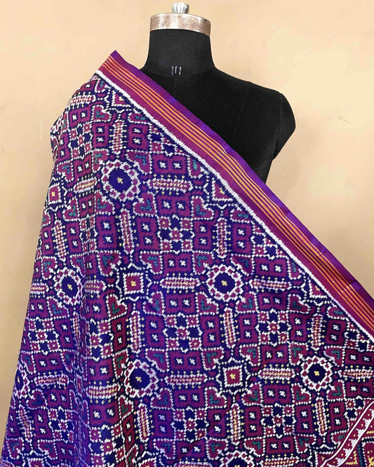 Purple Manekchowk Patola Dupatta - SindhoiPatolaArt