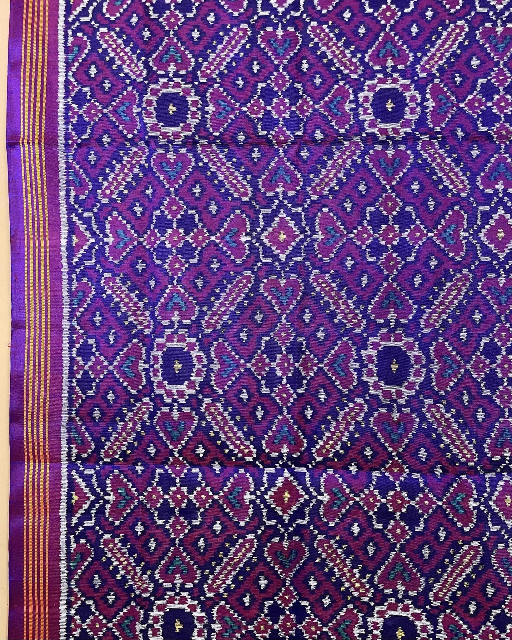 Purple Manekchowk Patola Dupatta - SindhoiPatolaArt