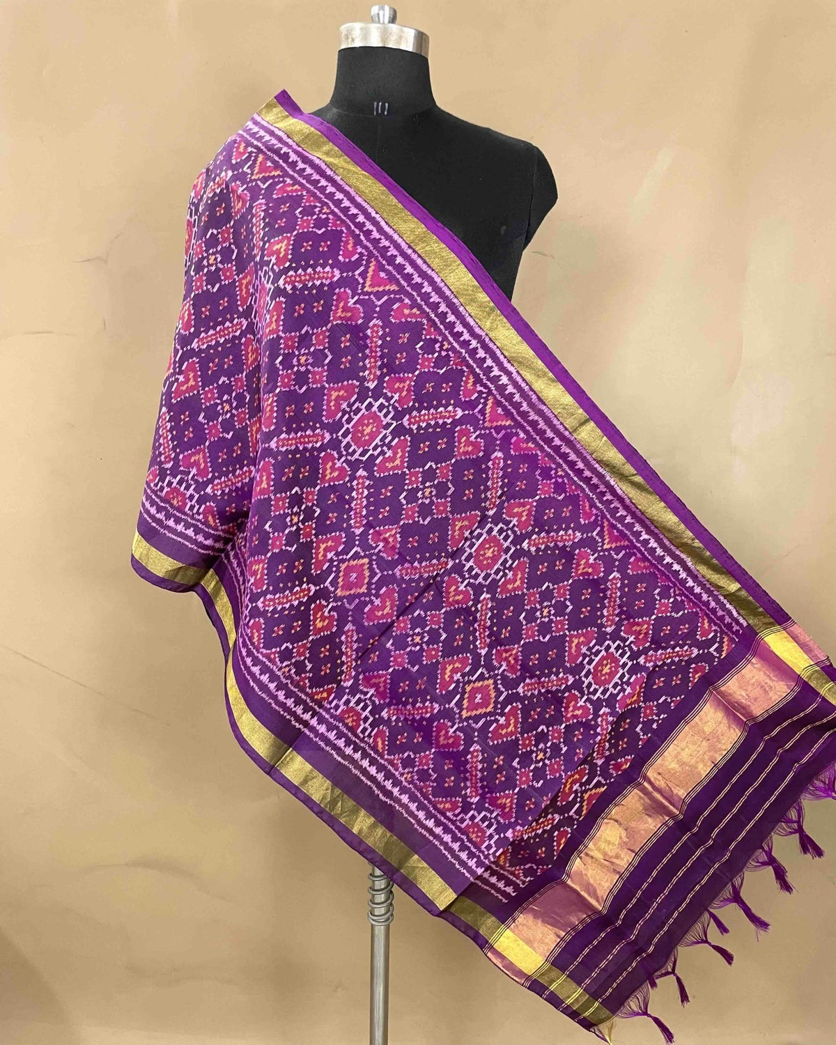 Purple Manekchowk Patola Stole - SindhoiPatolaArt