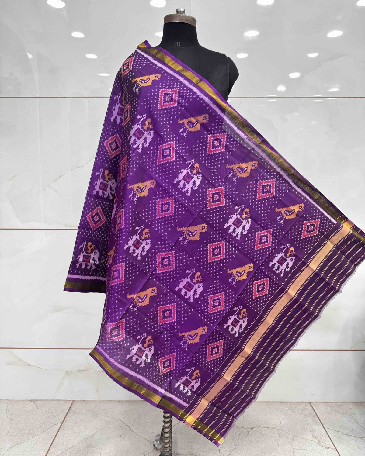Purple Narikunj Panchanda Patola Dupatta - SindhoiPatolaArt