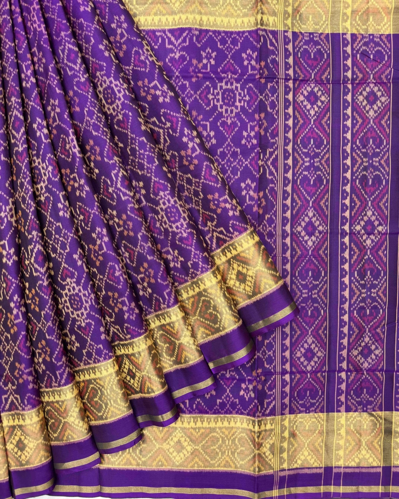Purple Navratan Manekchowk Patola Saree - SindhoiPatolaArt
