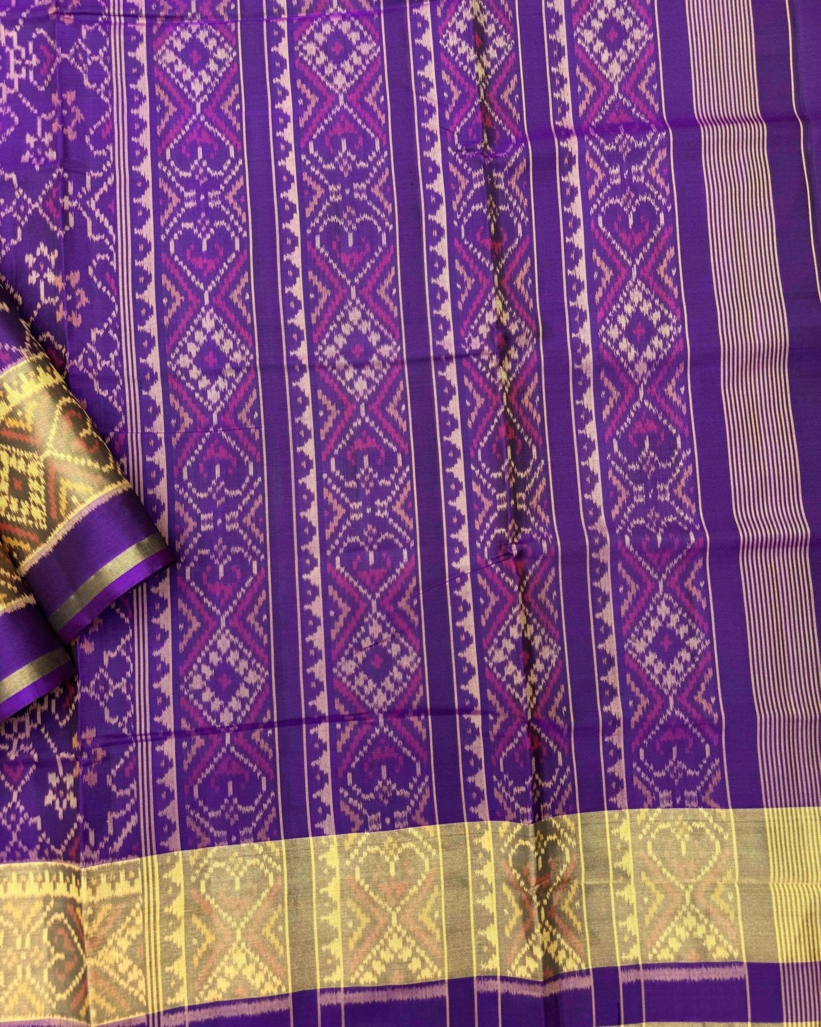 Purple Navratan Manekchowk Patola Saree - SindhoiPatolaArt