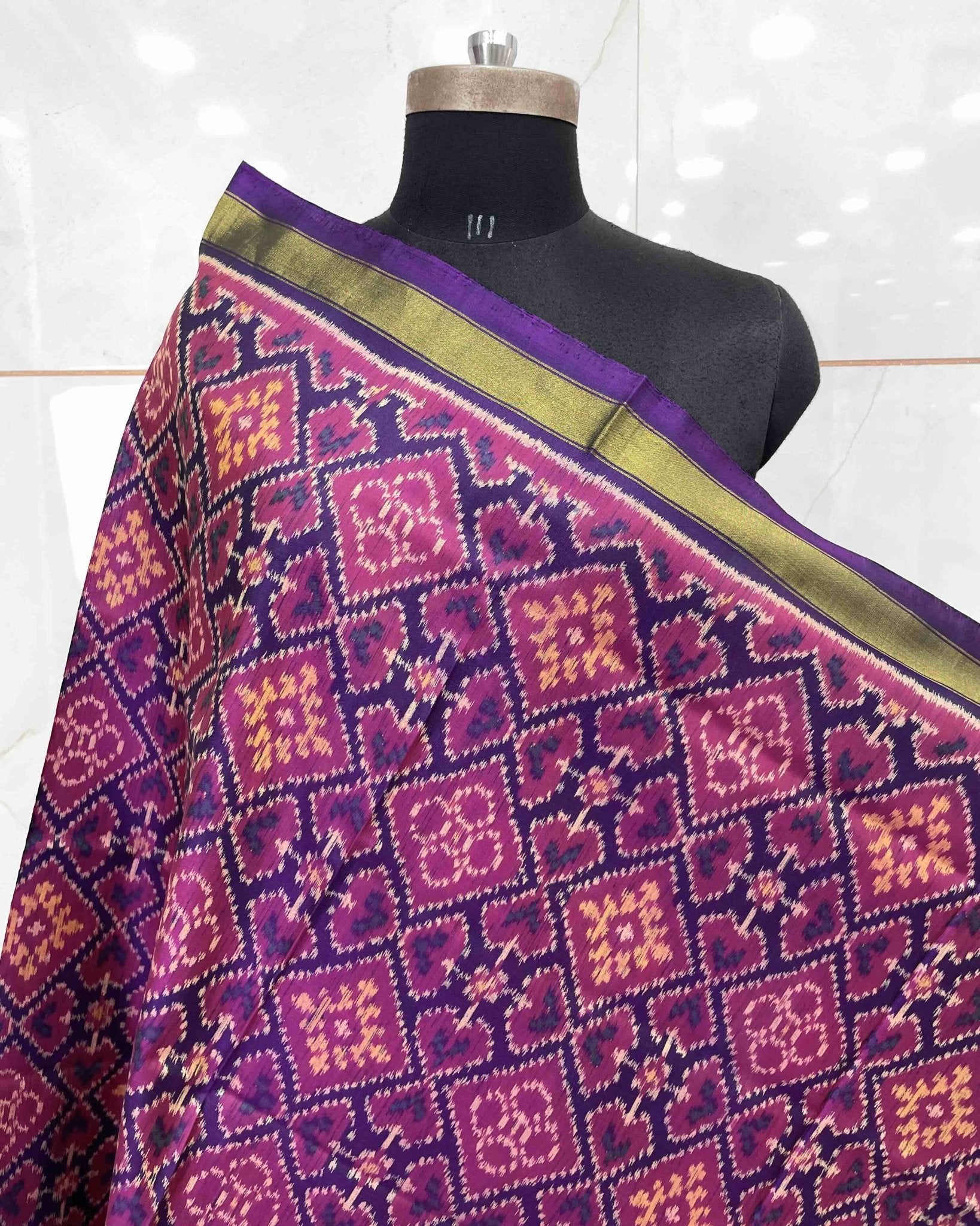 Purple Panchanda Patola Dupatta - SindhoiPatolaArt