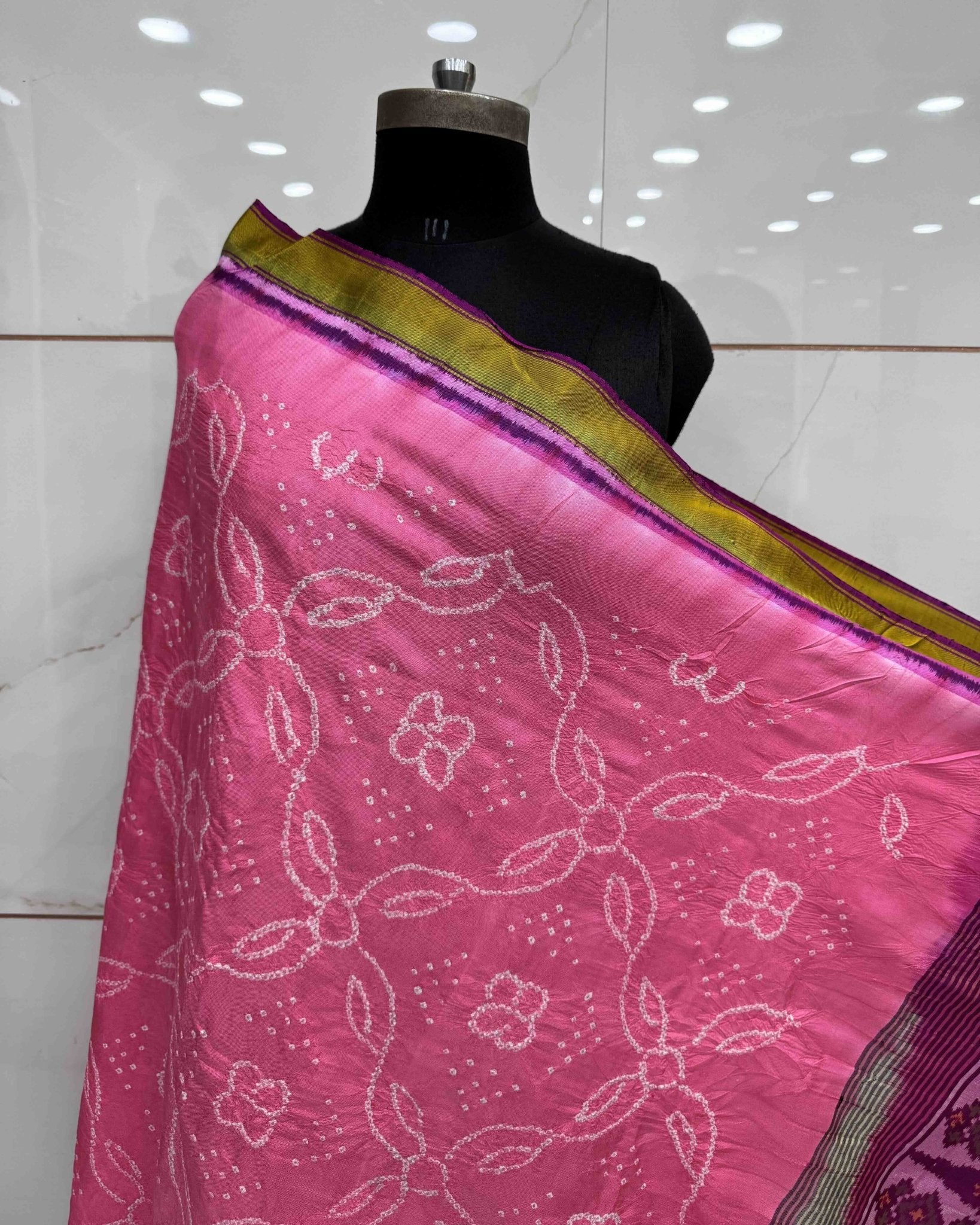 Purple & Pink Bandhani Patola Dupatta - SindhoiPatolaArt