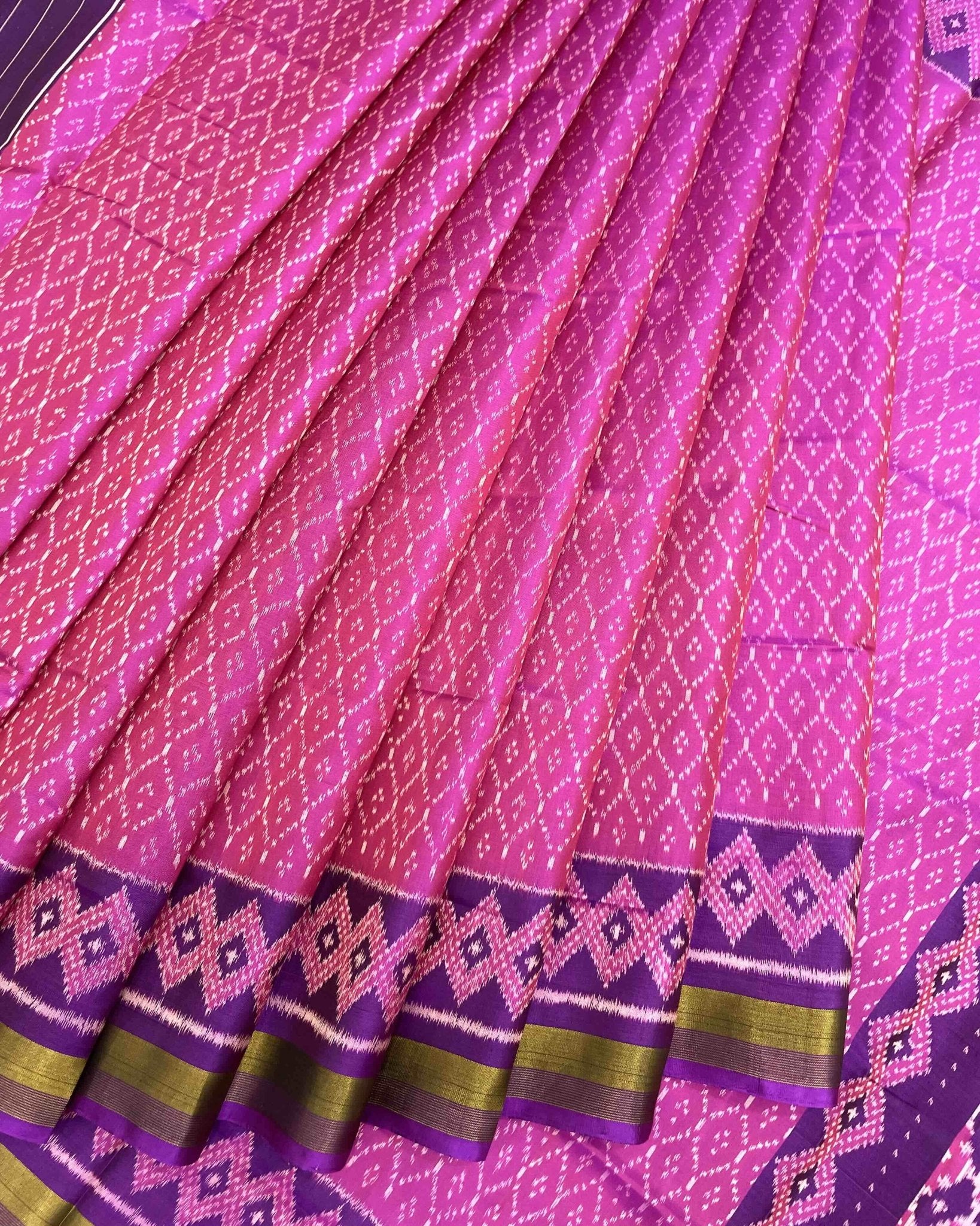 Purple & Pink Booty Design Patola Saree - SindhoiPatolaArt