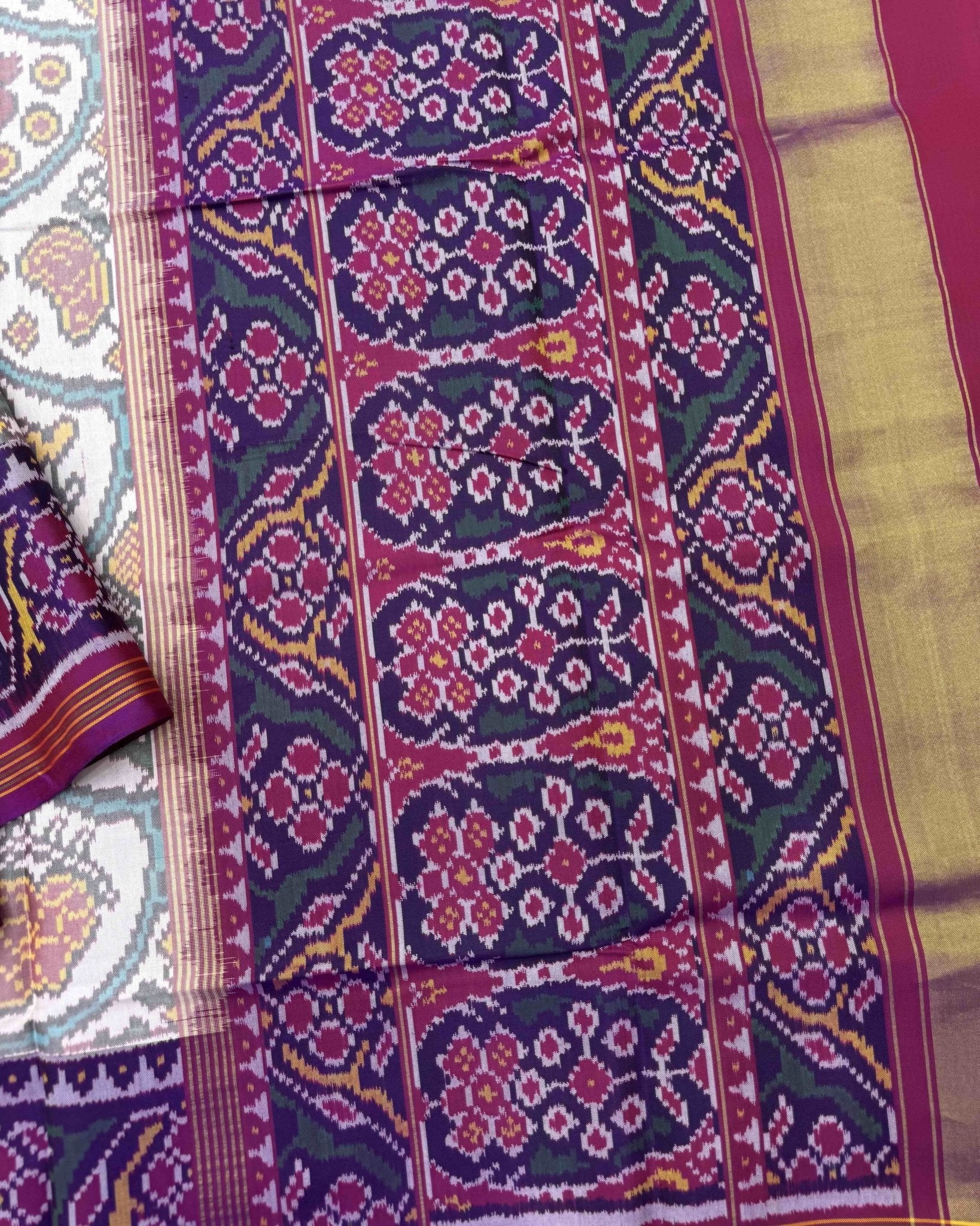 Purple & White Narikunj Patola Saree - SindhoiPatolaArt