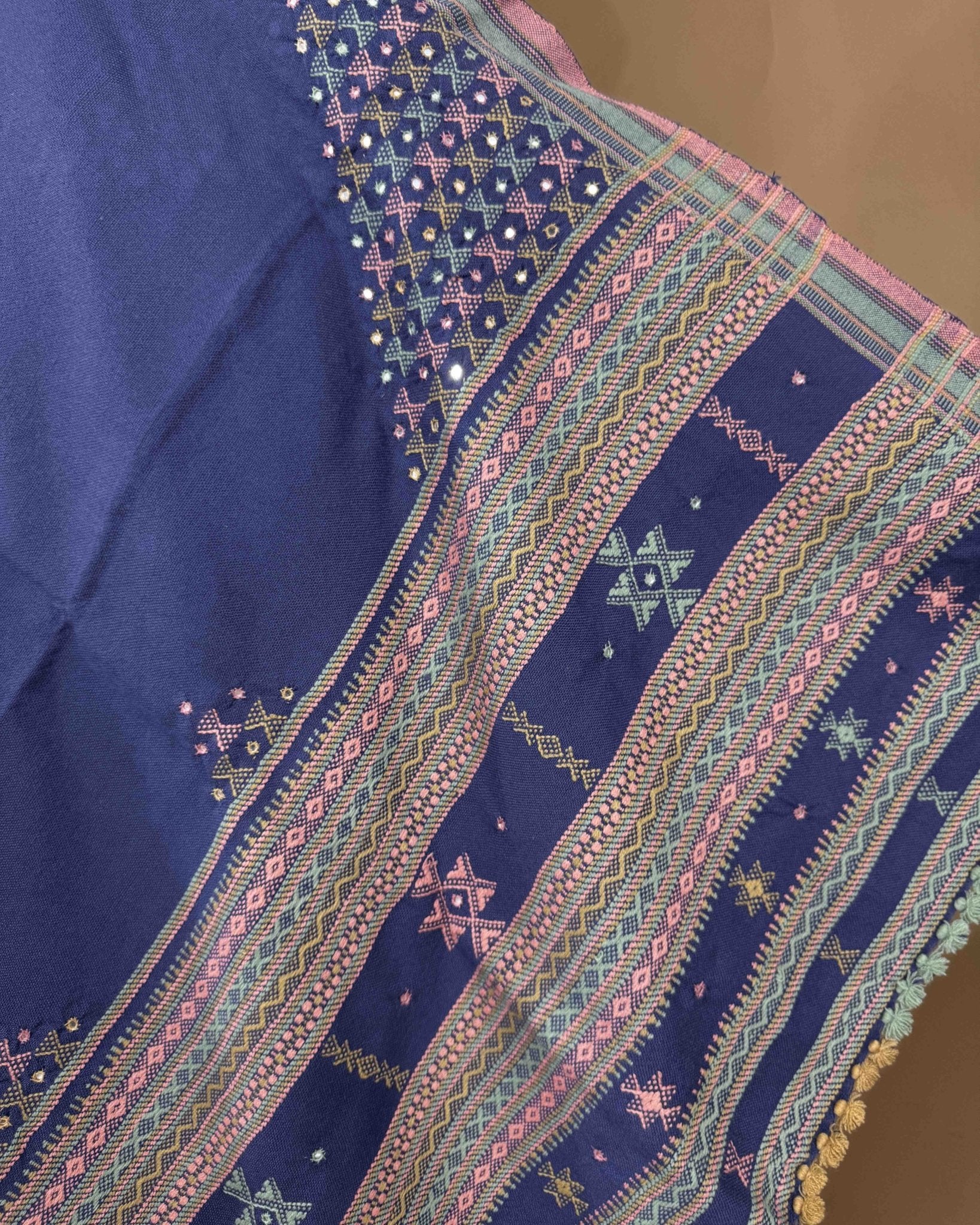 Purplish Blue Butta Mirror & Corner Mirror Kutchi Woolen Shawl - SindhoiPatolaArt