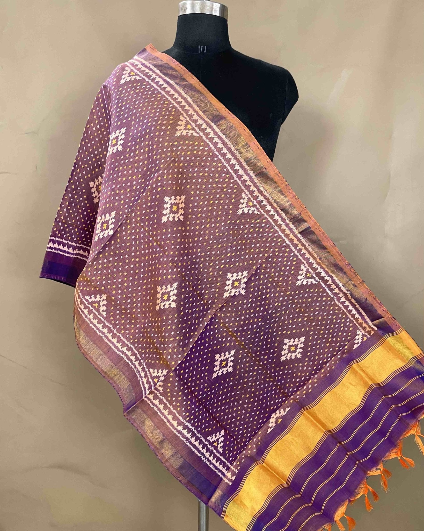 Purplish Panchanda Booty Patola Stole - SindhoiPatolaArt