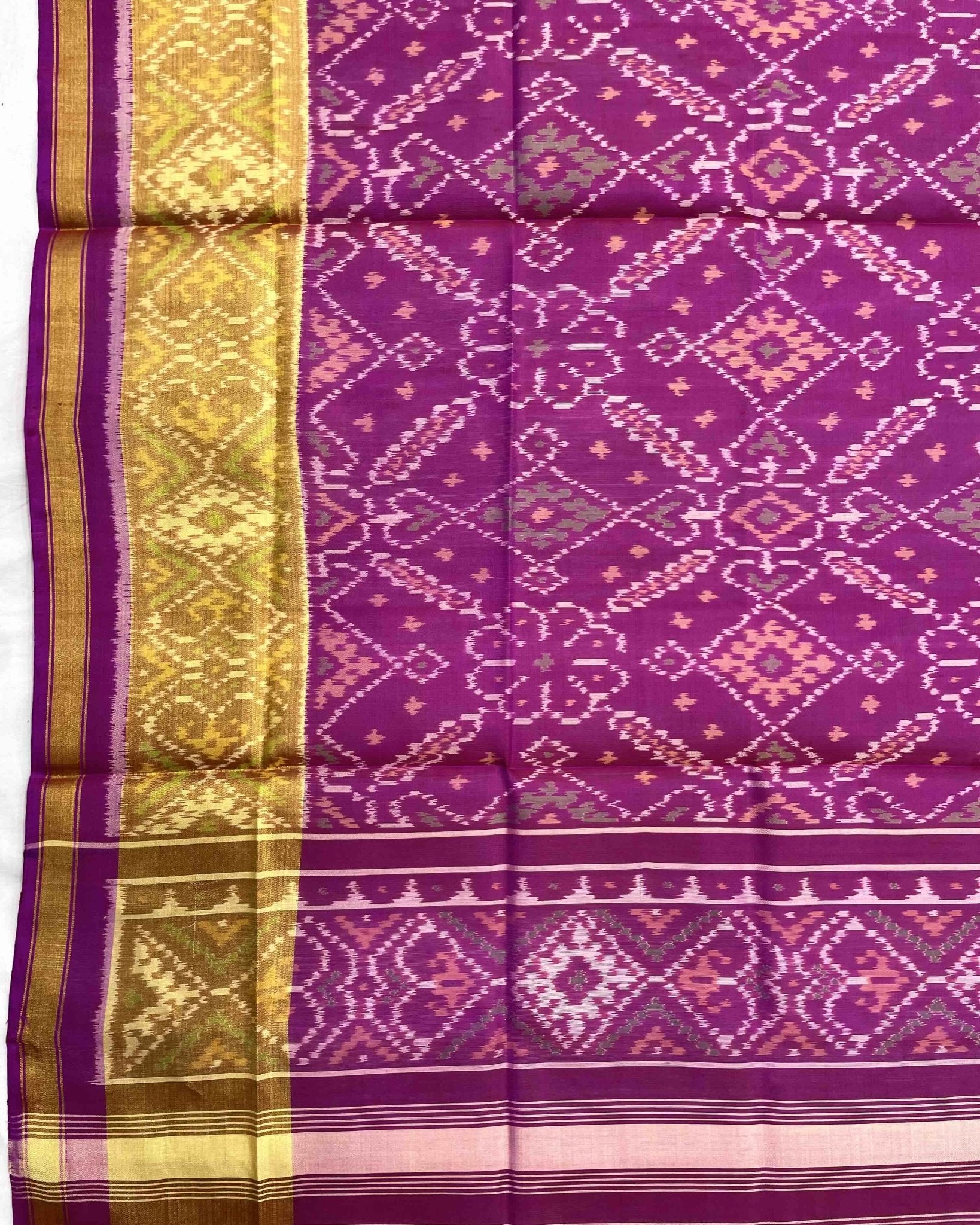 Purplish Pink Manekchowk Patola Dupatta - SindhoiPatolaArt
