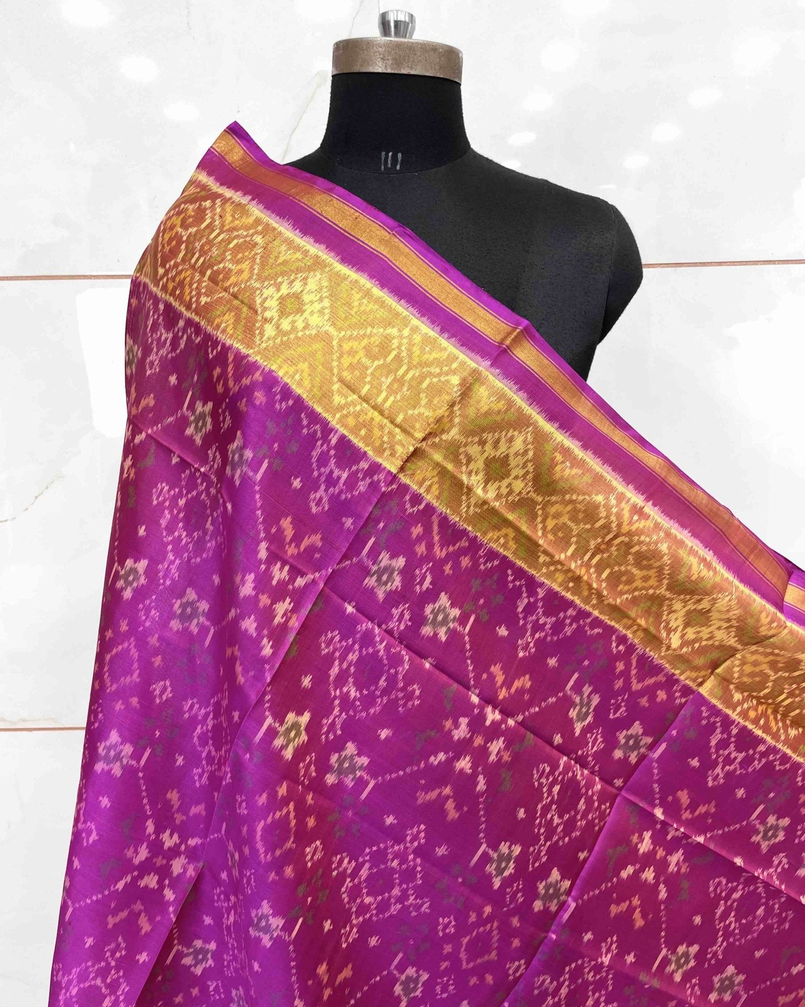 Purplish Pink Navratan Patola Dupatta - SindhoiPatolaArt