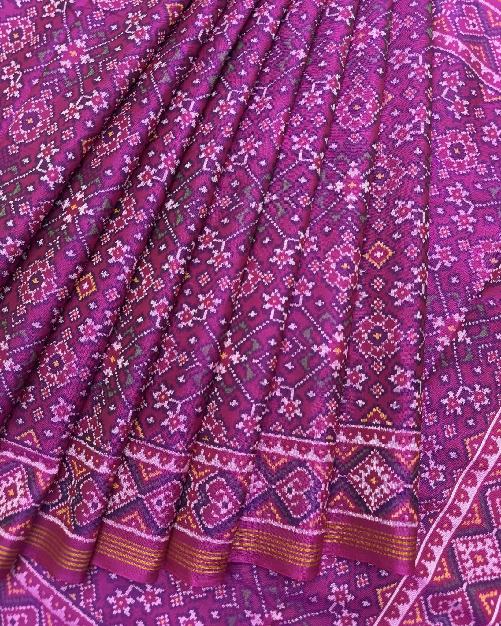 Purplish Pink Navratan Semi Double Ikat Patola Saree - SindhoiPatolaArt