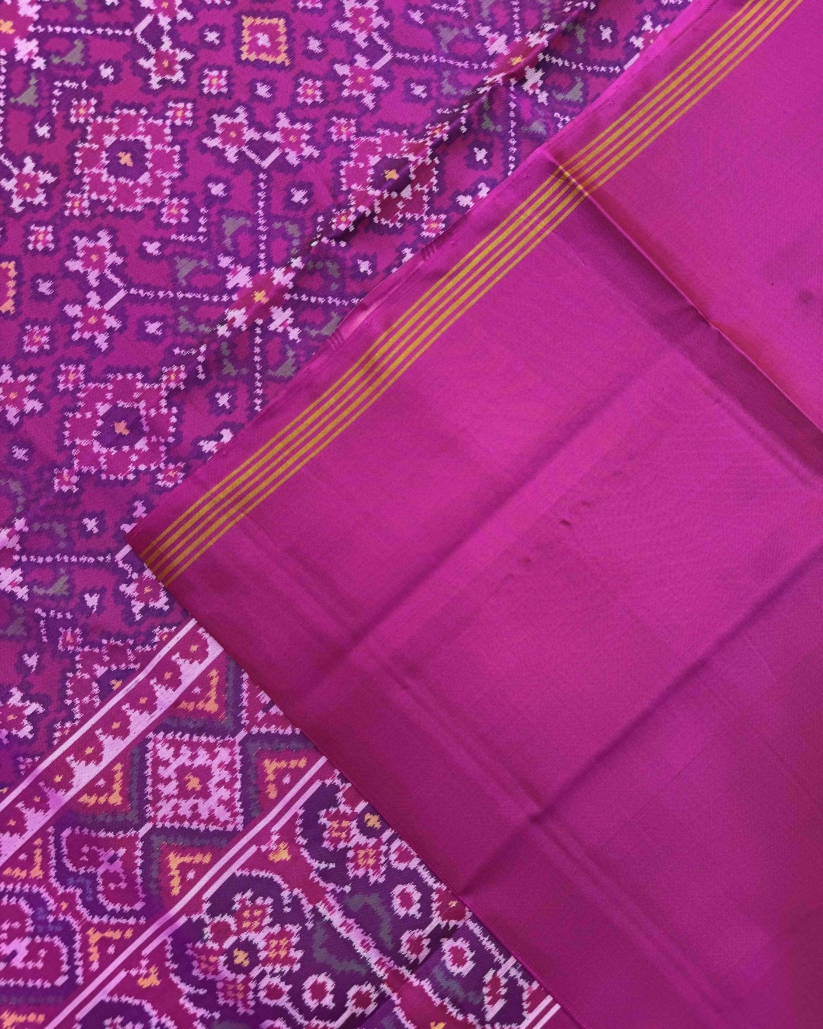 Purplish Pink Navratan Semi Double Ikat Patola Saree - SindhoiPatolaArt