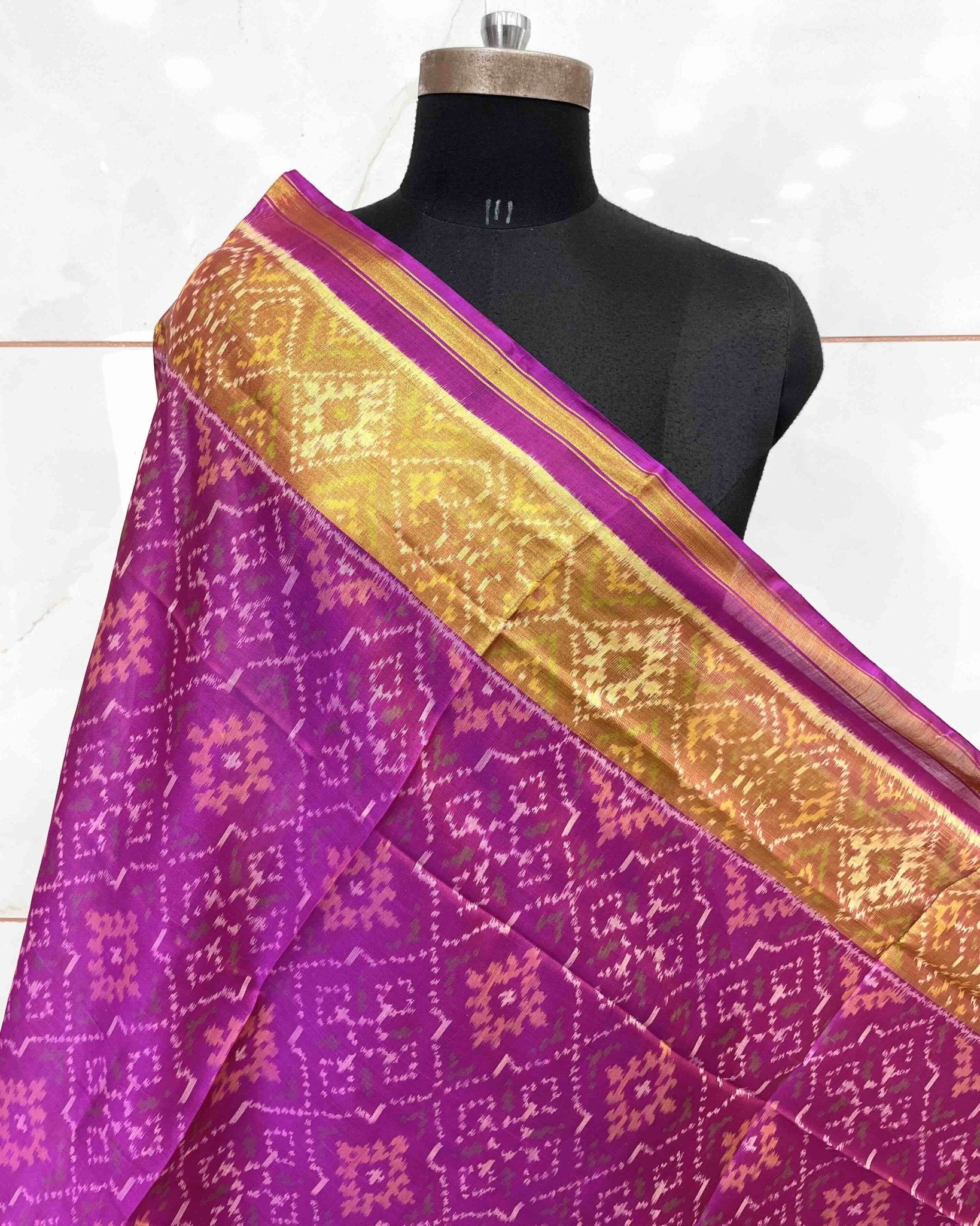 Purplish Pink Panchanda Patola Dupatta - SindhoiPatolaArt