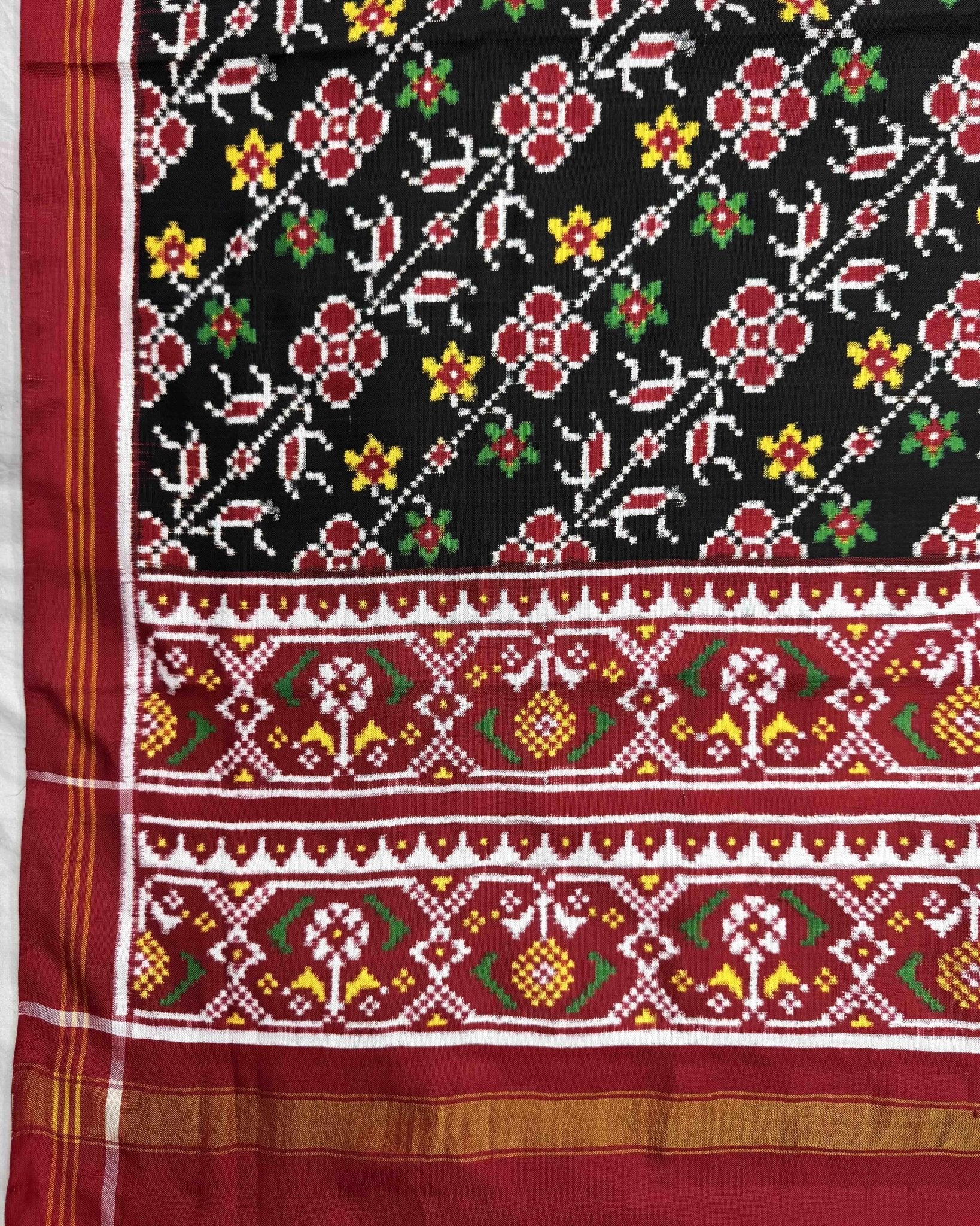 Red & Black Flower Patola Dupatta - SindhoiPatolaArt