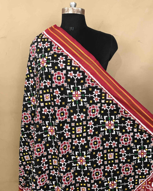 Red & Black Navratan Patola Dupatta - SindhoiPatolaArt