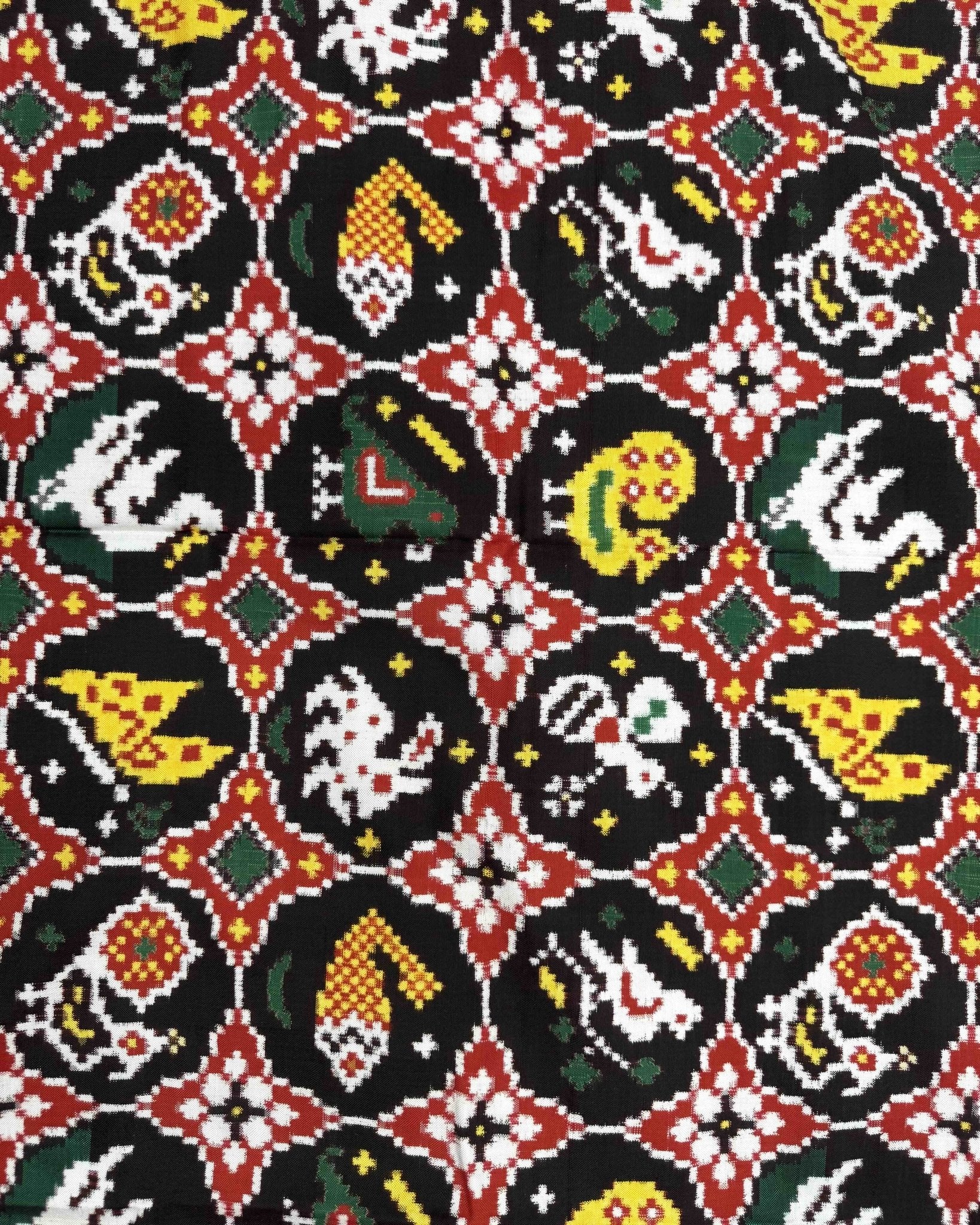 Red & Black Small Circle Narikunj Double Ikat Patola Dupatta - SindhoiPatolaArt