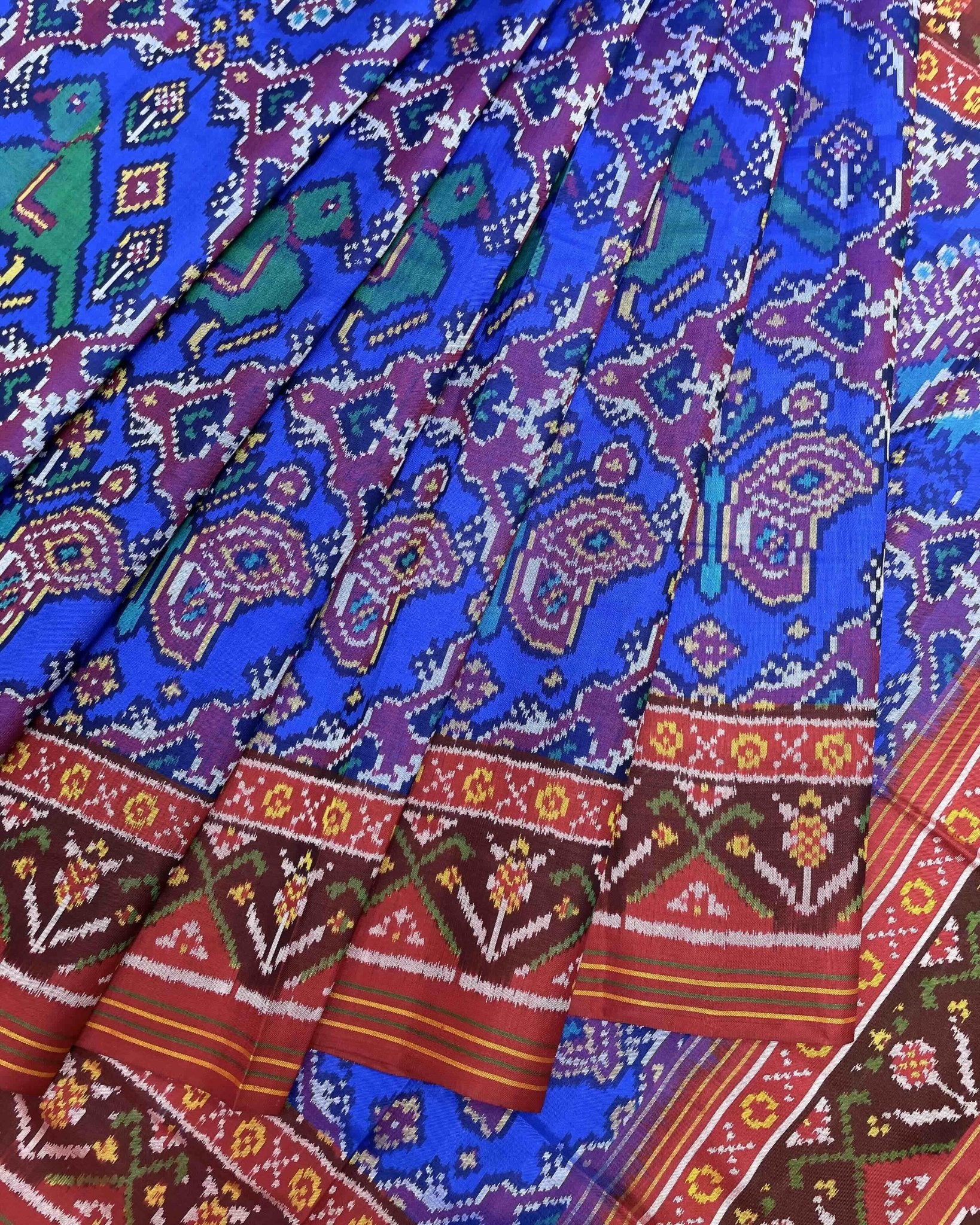 Red & Blue Big Figure Chhabdi Narikunj Patola Saree - SindhoiPatolaArt